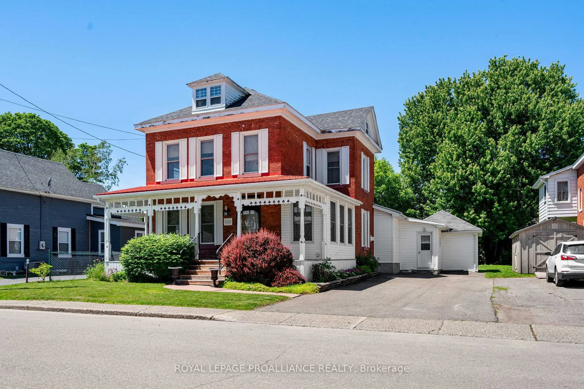 Photo 2 of 568 James Street W, Prescott — HOMEH