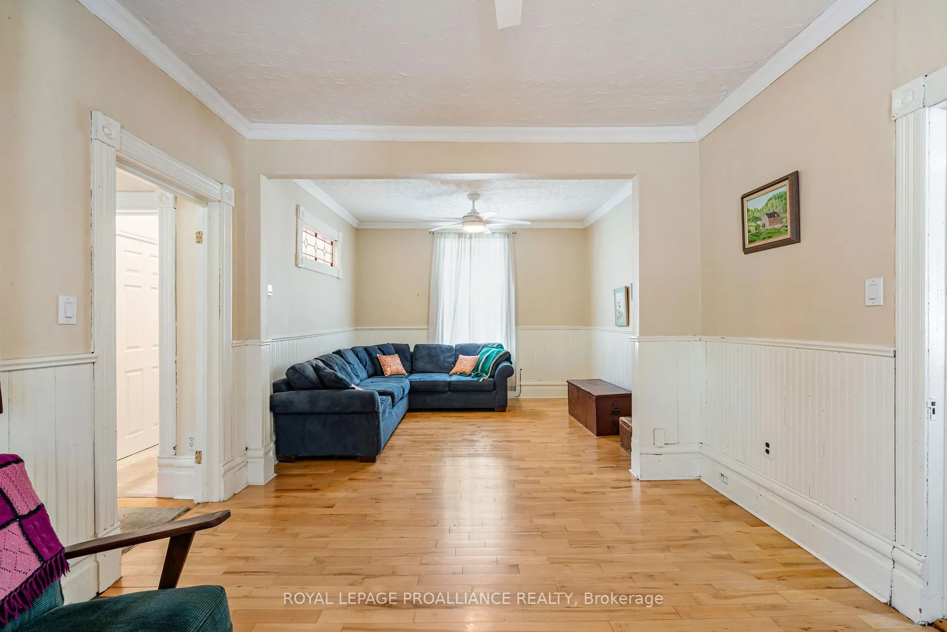 Photo 10 of 568 James Street W, Prescott — HOMEH