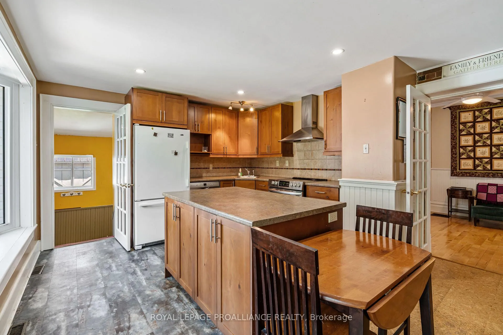 Photo 16 of 568 James Street W, Prescott — HOMEH