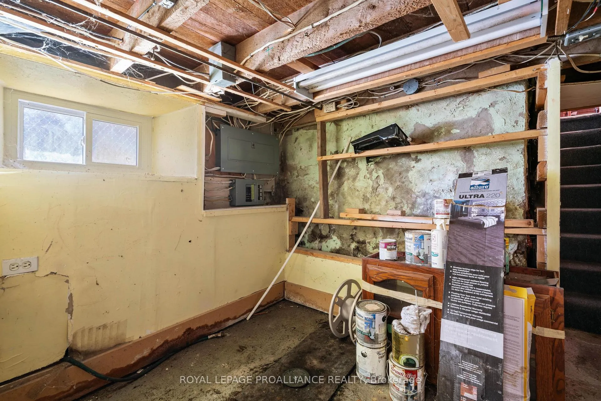 Photo 39 of 568 James Street W, Prescott — HOMEH