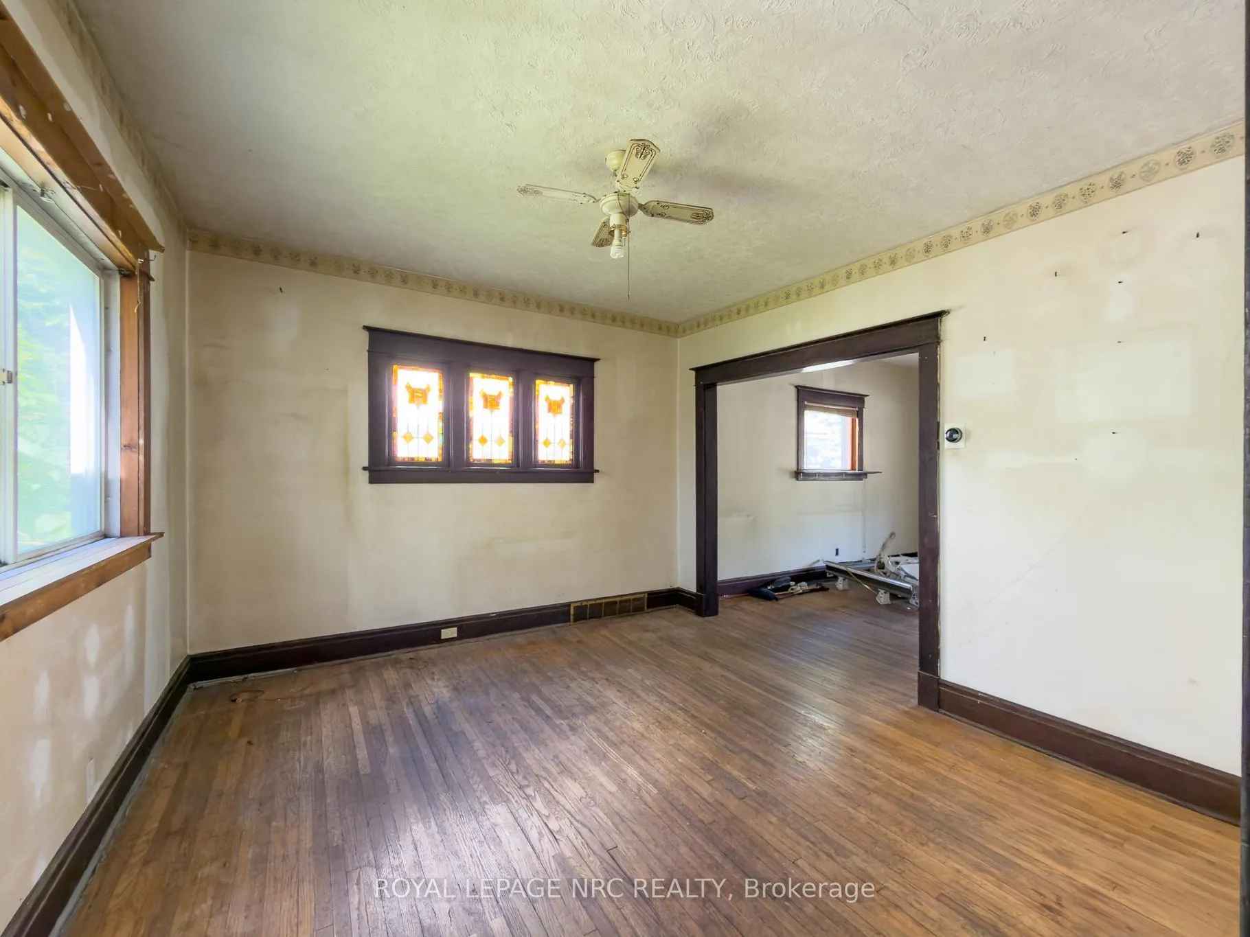 Photo 11 of 5108 Mcrae Street, Niagara Falls, Cherrywood — HOMEH