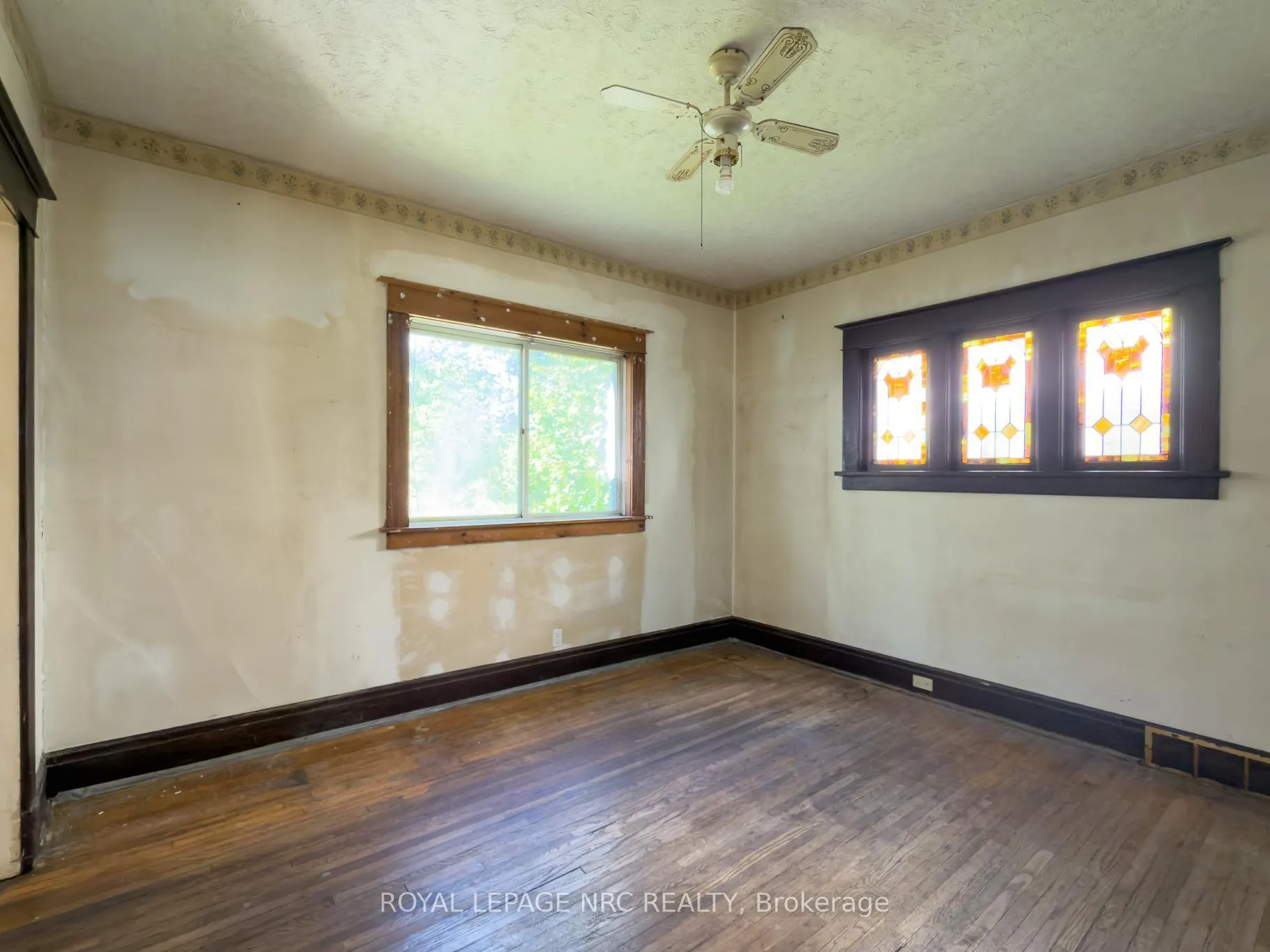Photo 12 of 5108 Mcrae Street, Niagara Falls, Cherrywood — HOMEH