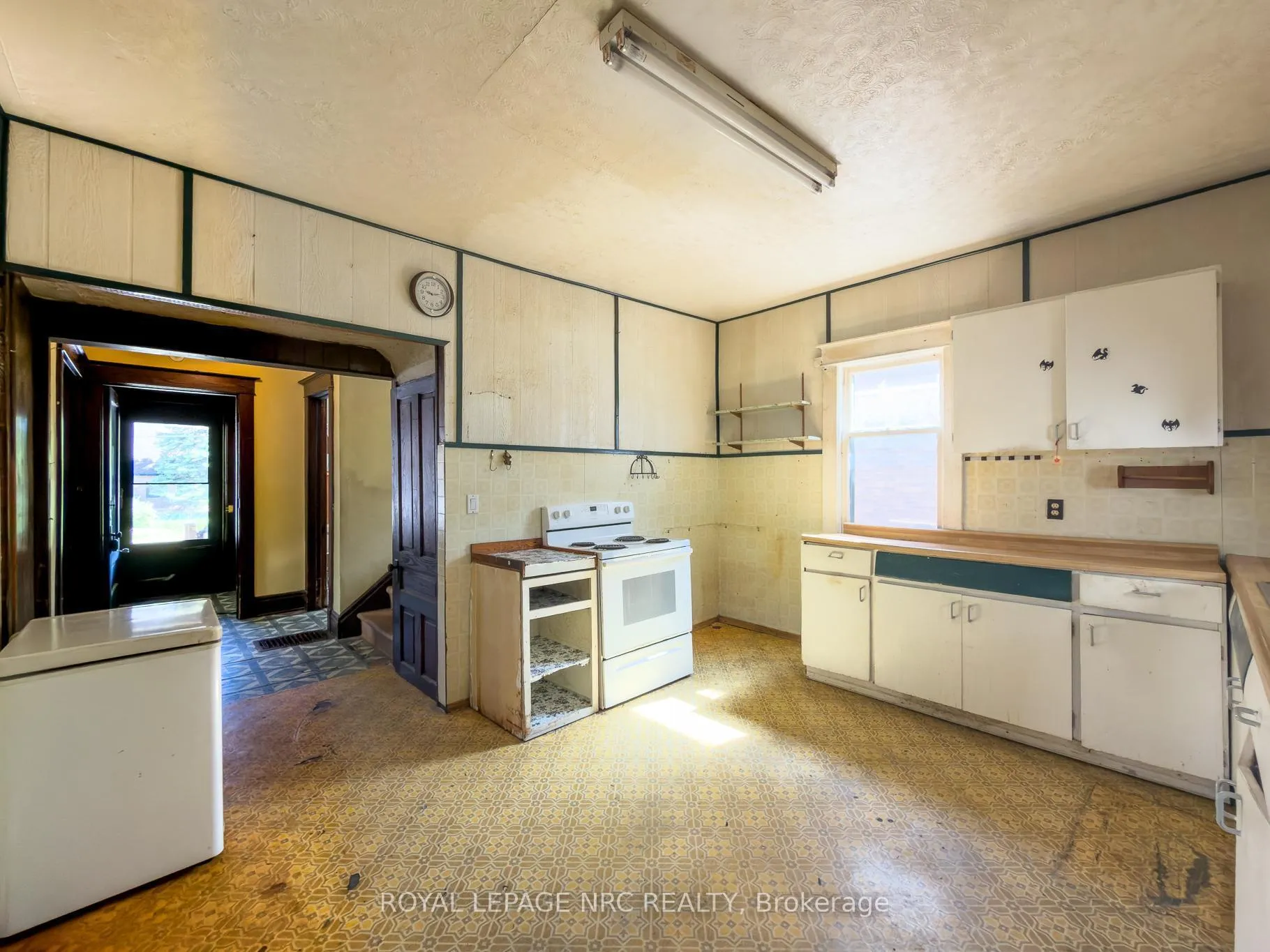 Photo 14 of 5108 Mcrae Street, Niagara Falls, Cherrywood — HOMEH