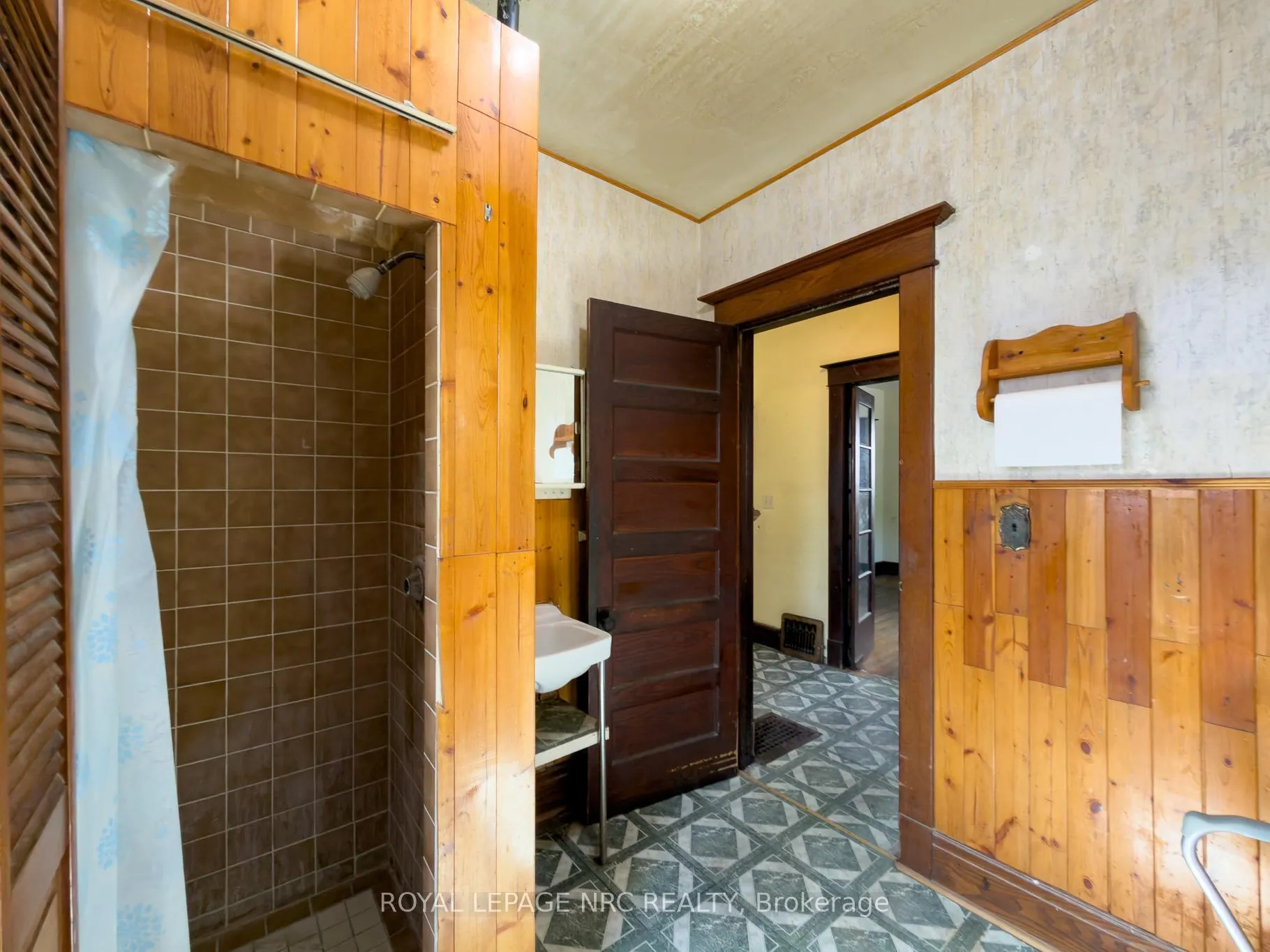 Photo 18 of 5108 Mcrae Street, Niagara Falls, Cherrywood — HOMEH