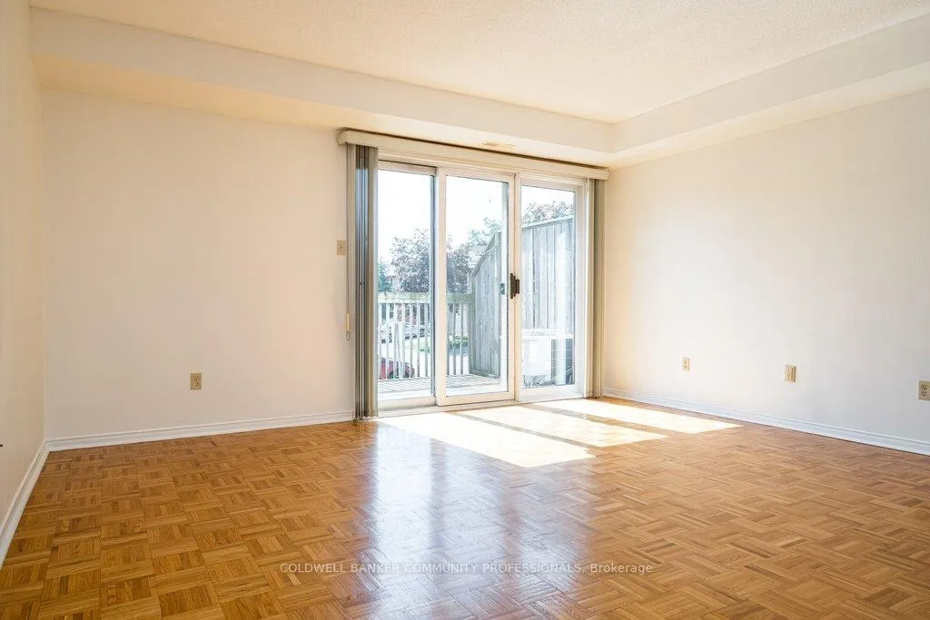 Photo 6 of Unit 10, 266 Limeridge Road E, Hamilton, Bruleville — HOMEH