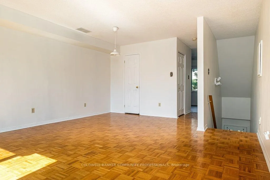 Photo 7 of Unit 10, 266 Limeridge Road E, Hamilton, Bruleville — HOMEH