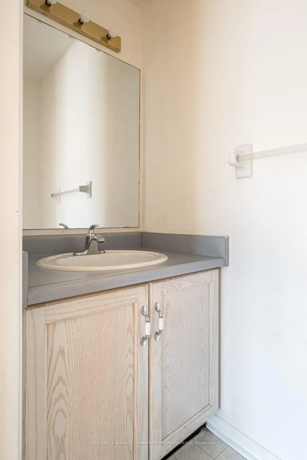 Photo 8 of Unit 10, 266 Limeridge Road E, Hamilton, Bruleville — HOMEH