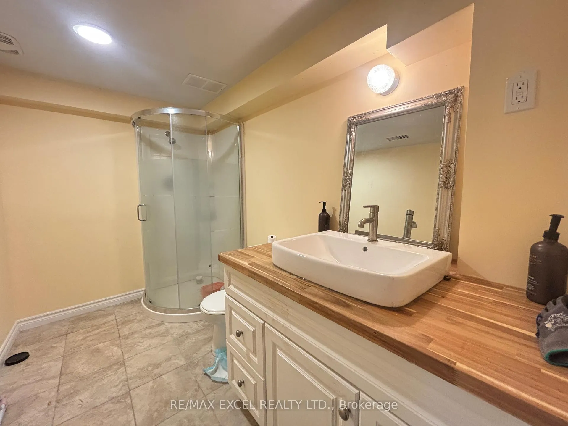 Photo 7 of Unit Bsmt, 45 Taylorwood Road, Oshawa, Samac — HOMEH
