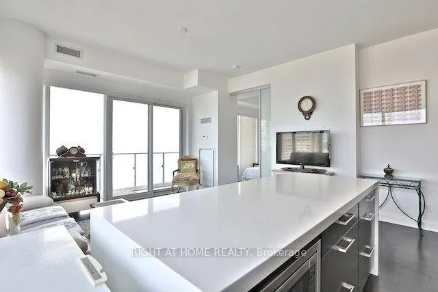 Photo 6 of Unit 4608, 1080 Bay Street, Toronto, Bay Street Corridor — HOMEH