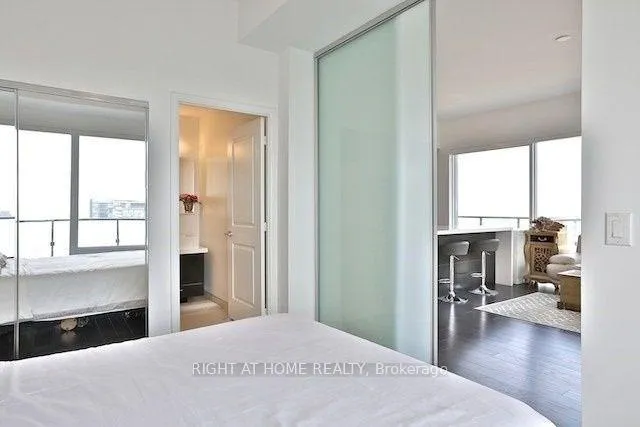 Photo 8 of Unit 4608, 1080 Bay Street, Toronto, Bay Street Corridor — HOMEH