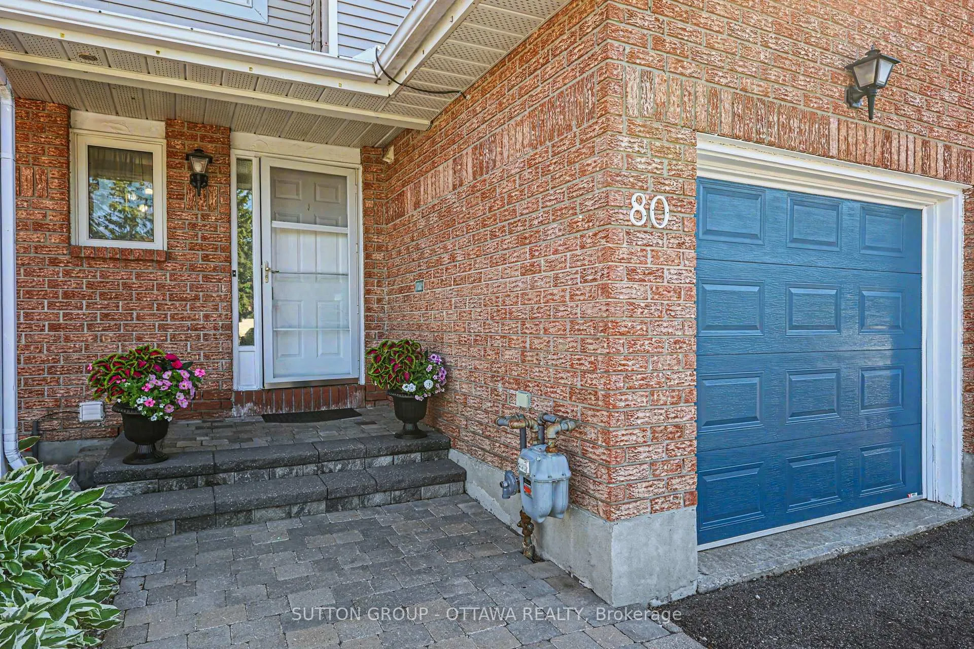 Photo 2 of 80 Burlington Crescent, Ottawa, Hunt Club Park/Greenboro — HOMEH