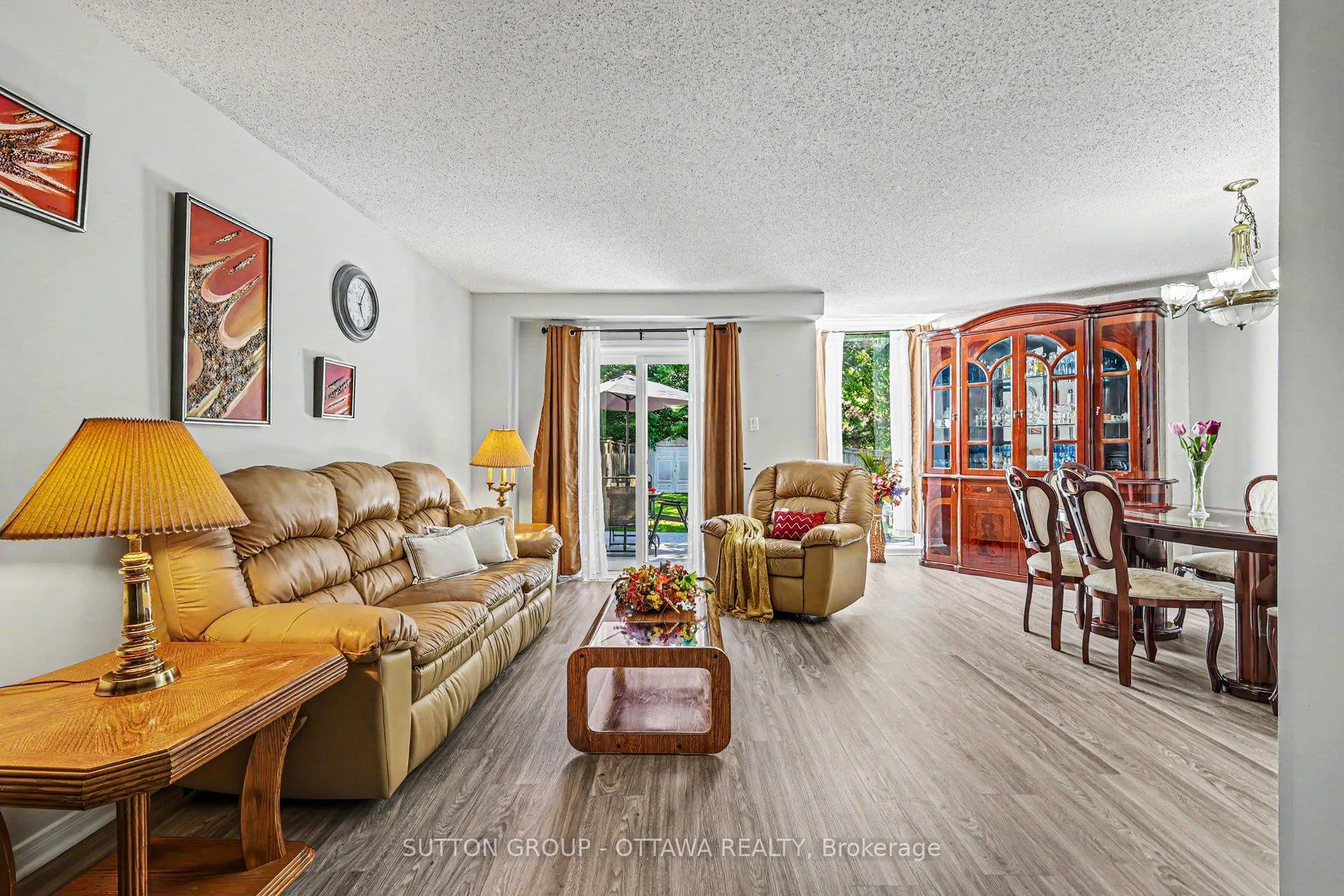 Photo 4 of 80 Burlington Crescent, Ottawa, Hunt Club Park/Greenboro — HOMEH
