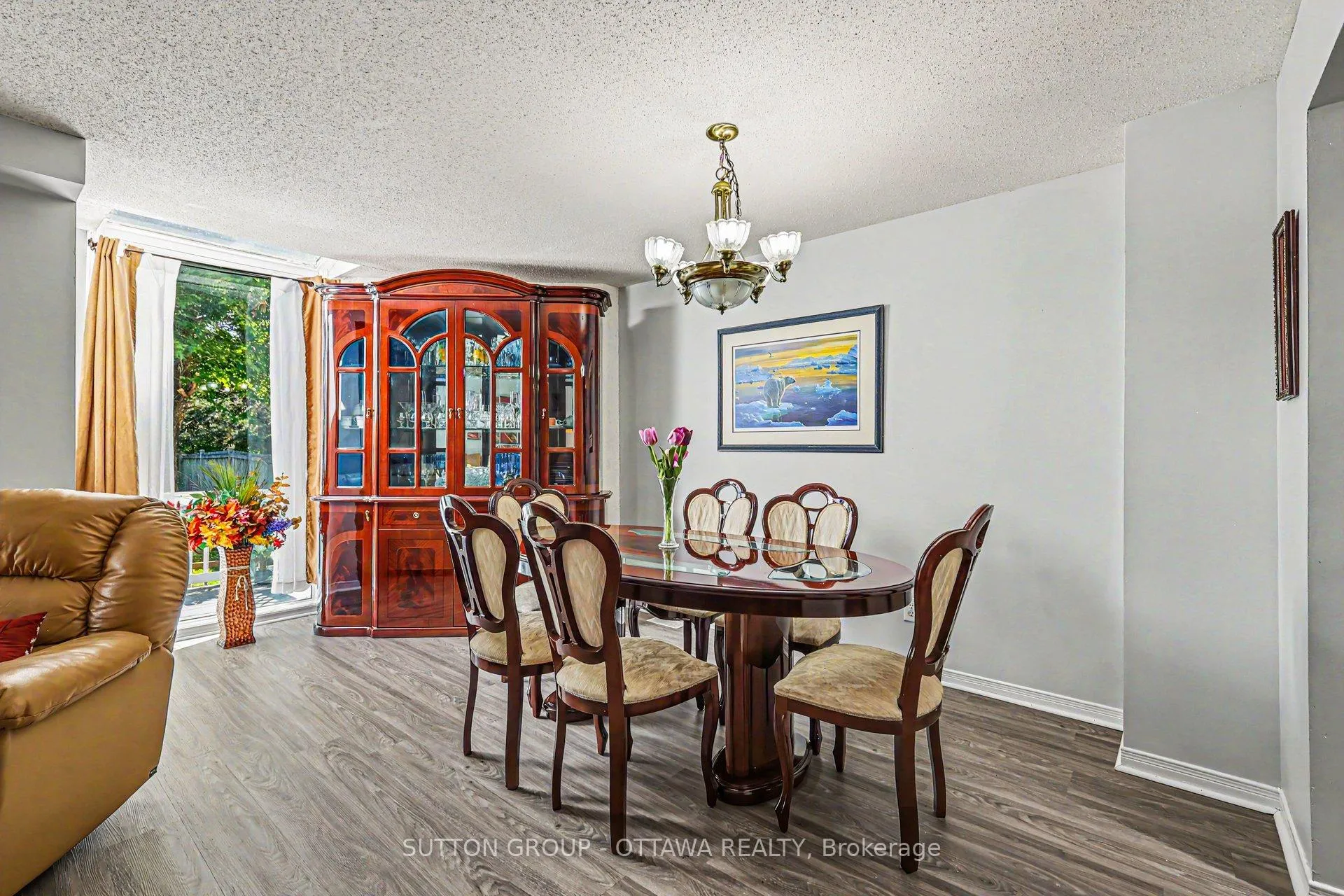 Photo 7 of 80 Burlington Crescent, Ottawa, Hunt Club Park/Greenboro — HOMEH