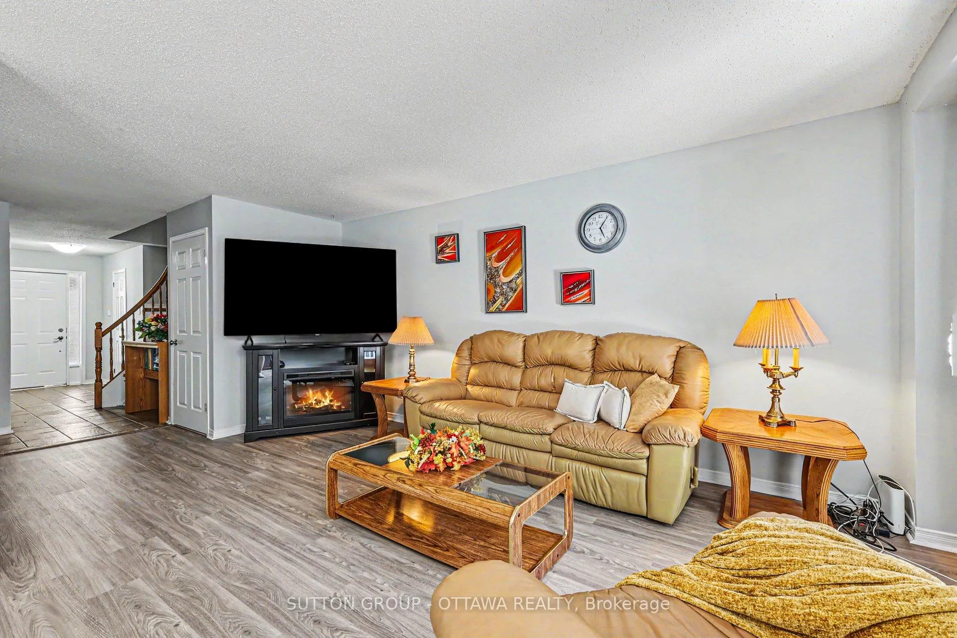 Photo 8 of 80 Burlington Crescent, Ottawa, Hunt Club Park/Greenboro — HOMEH