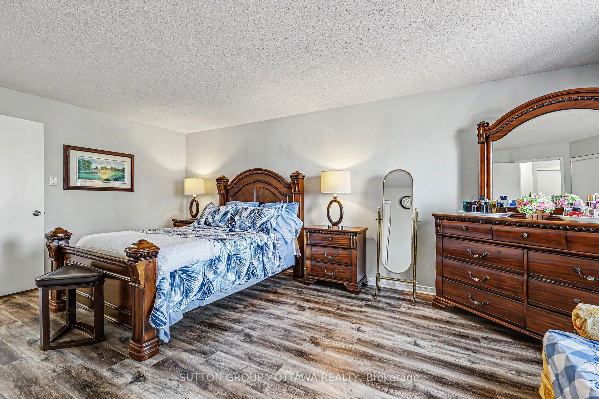 Photo 16 of 80 Burlington Crescent, Ottawa, Hunt Club Park/Greenboro — HOMEH