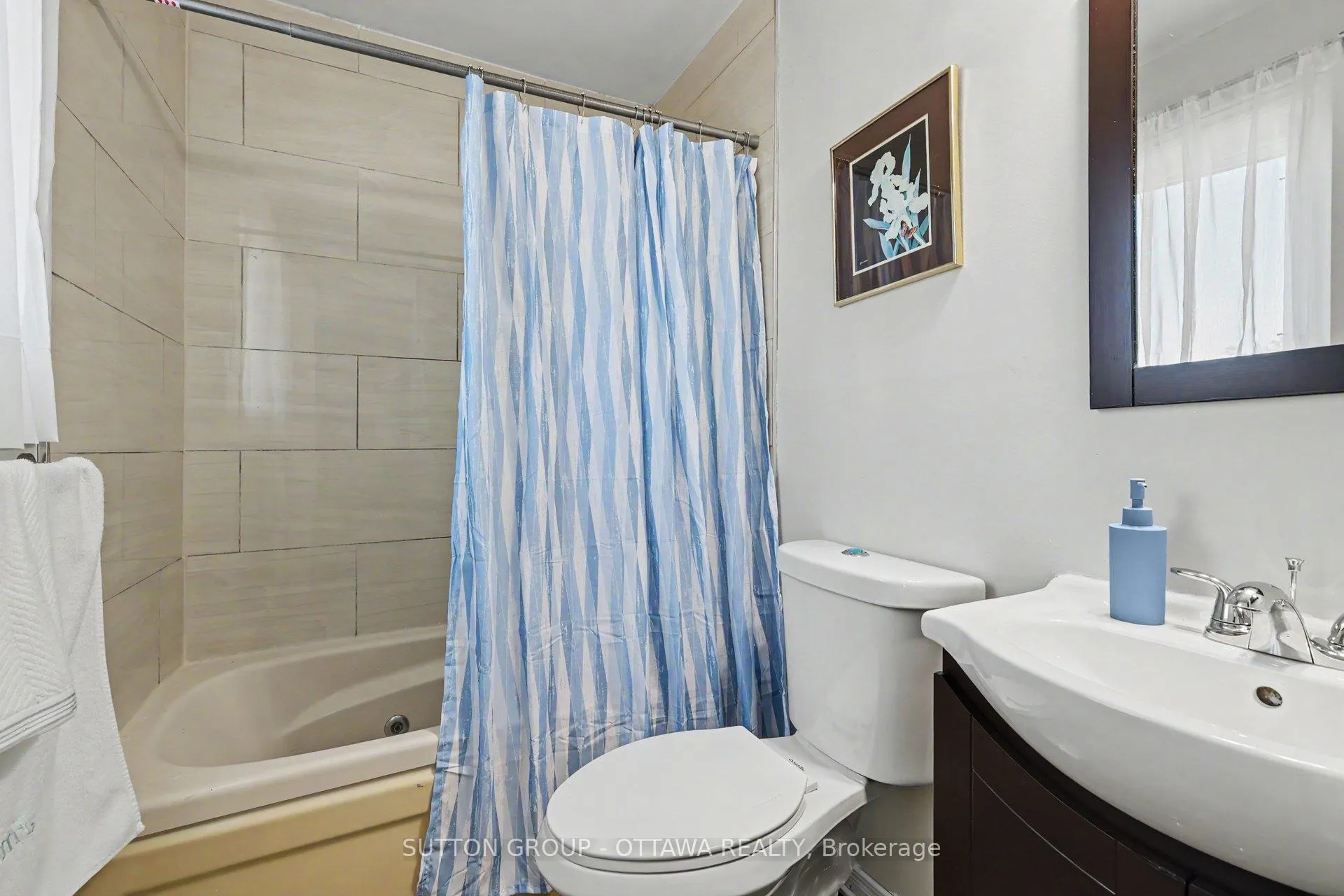 Photo 18 of 80 Burlington Crescent, Ottawa, Hunt Club Park/Greenboro — HOMEH