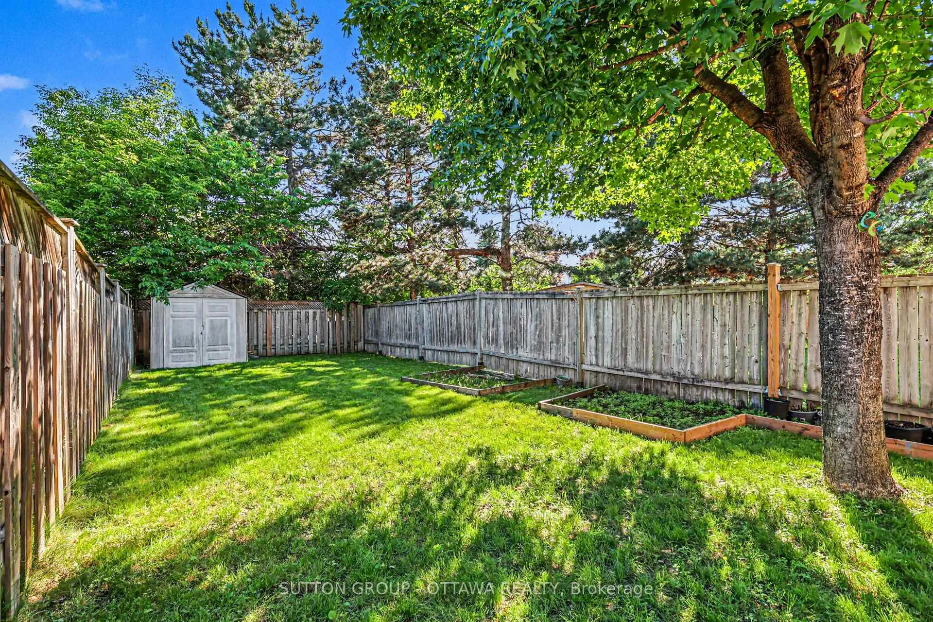 Photo 28 of 80 Burlington Crescent, Ottawa, Hunt Club Park/Greenboro — HOMEH
