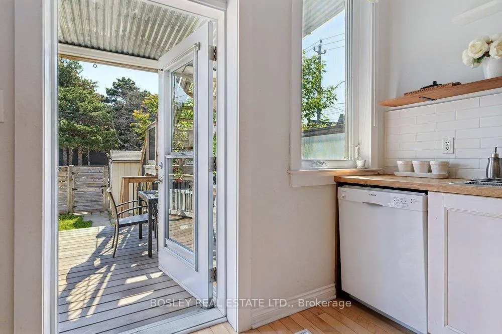 Photo 4 of 159A Gladstone Avenue, Toronto, Little Portugal — HOMEH