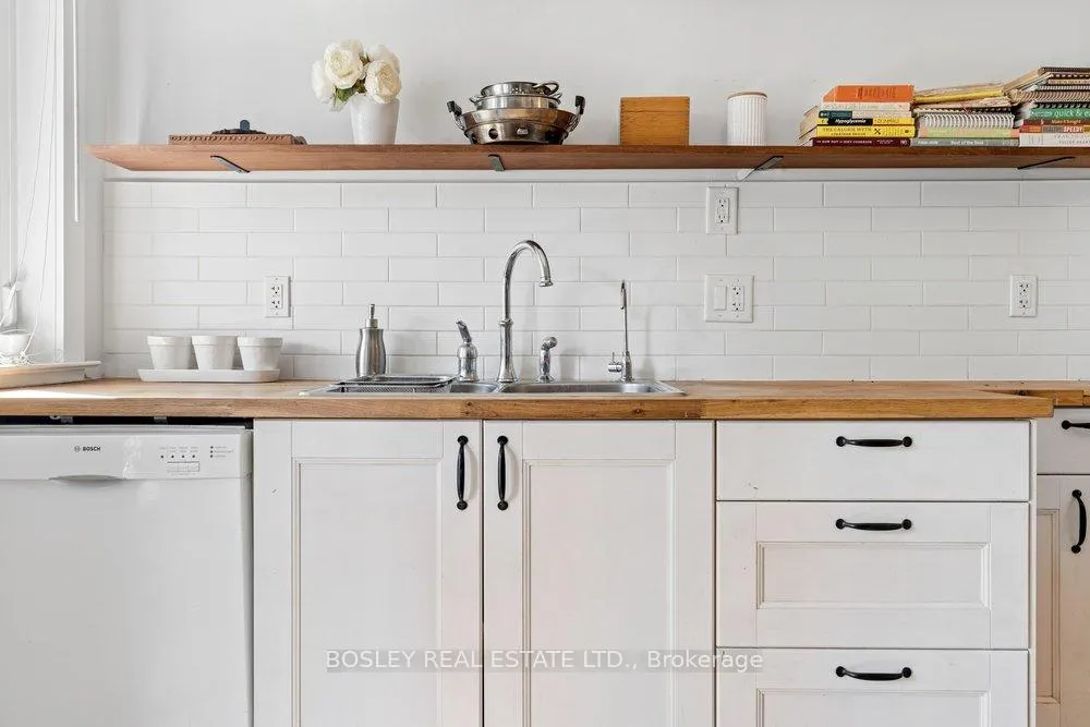 Photo 5 of 159A Gladstone Avenue, Toronto, Little Portugal — HOMEH