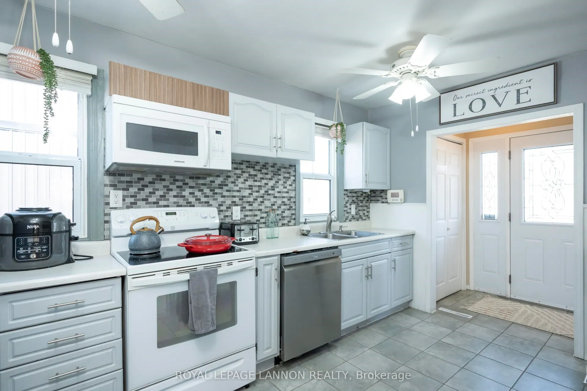 Photo 4 of 138 Christina Street E, Thunder Bay, Westfort — HOMEH