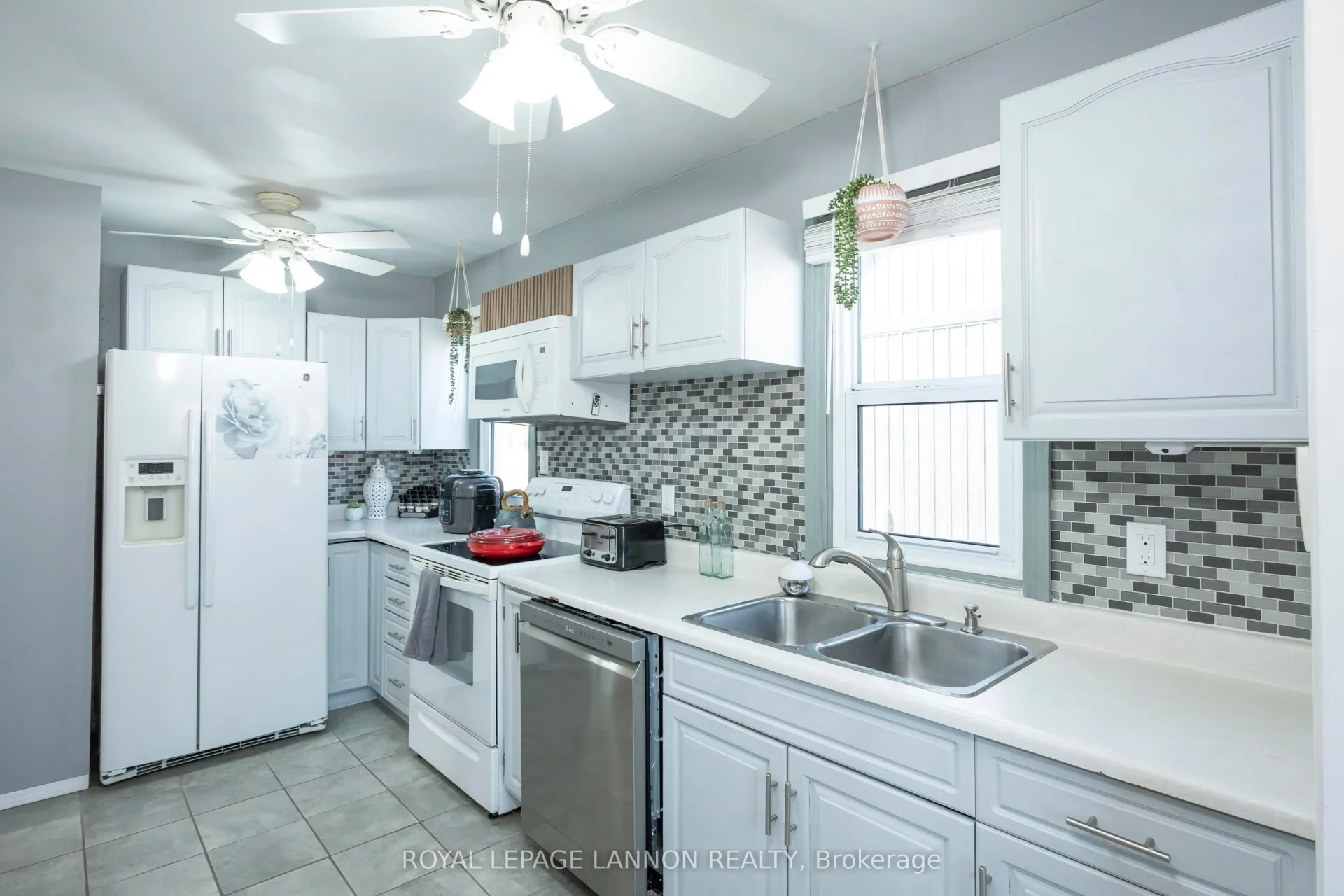 Photo 5 of 138 Christina Street E, Thunder Bay, Westfort — HOMEH