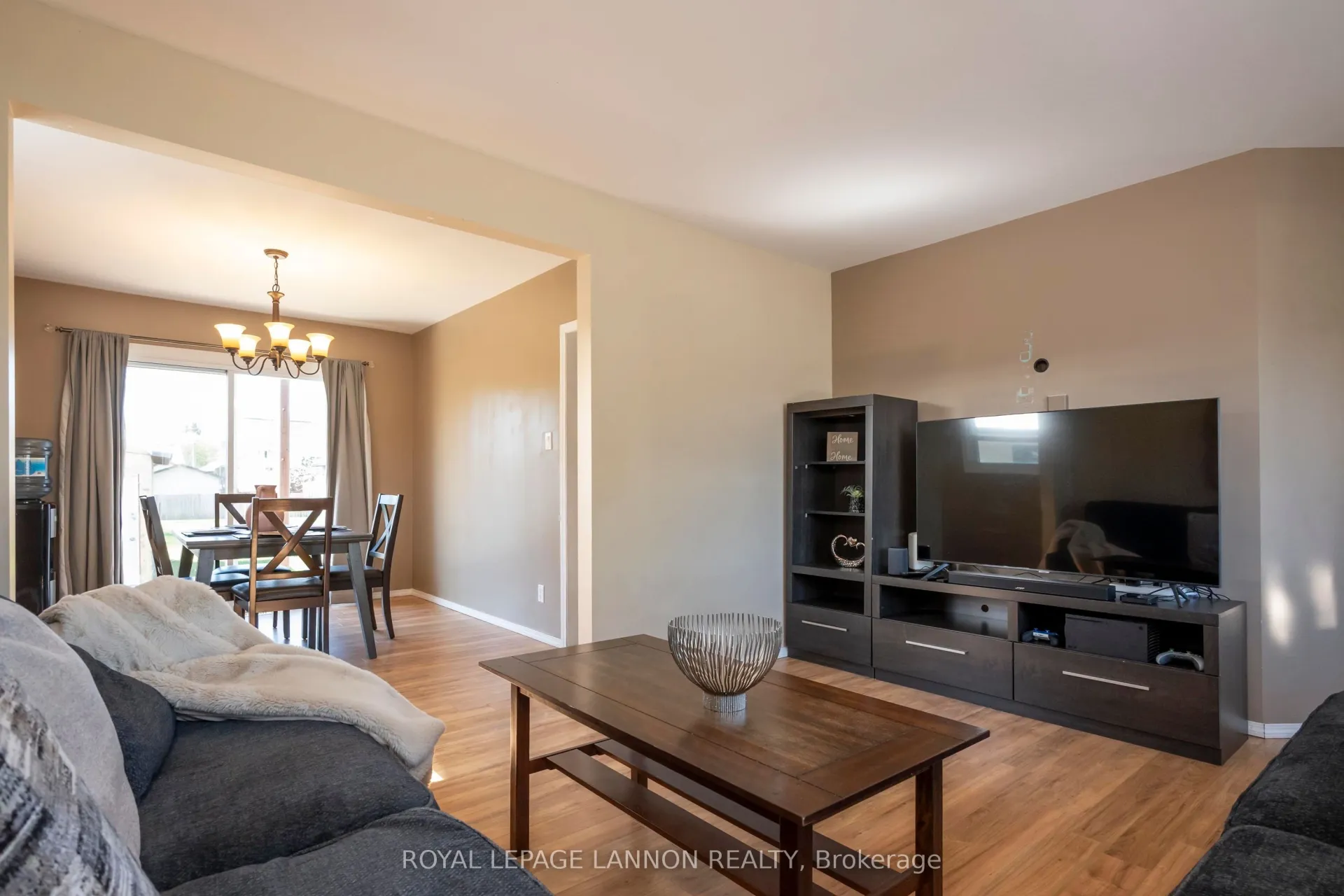 Photo 11 of 138 Christina Street E, Thunder Bay, Westfort — HOMEH