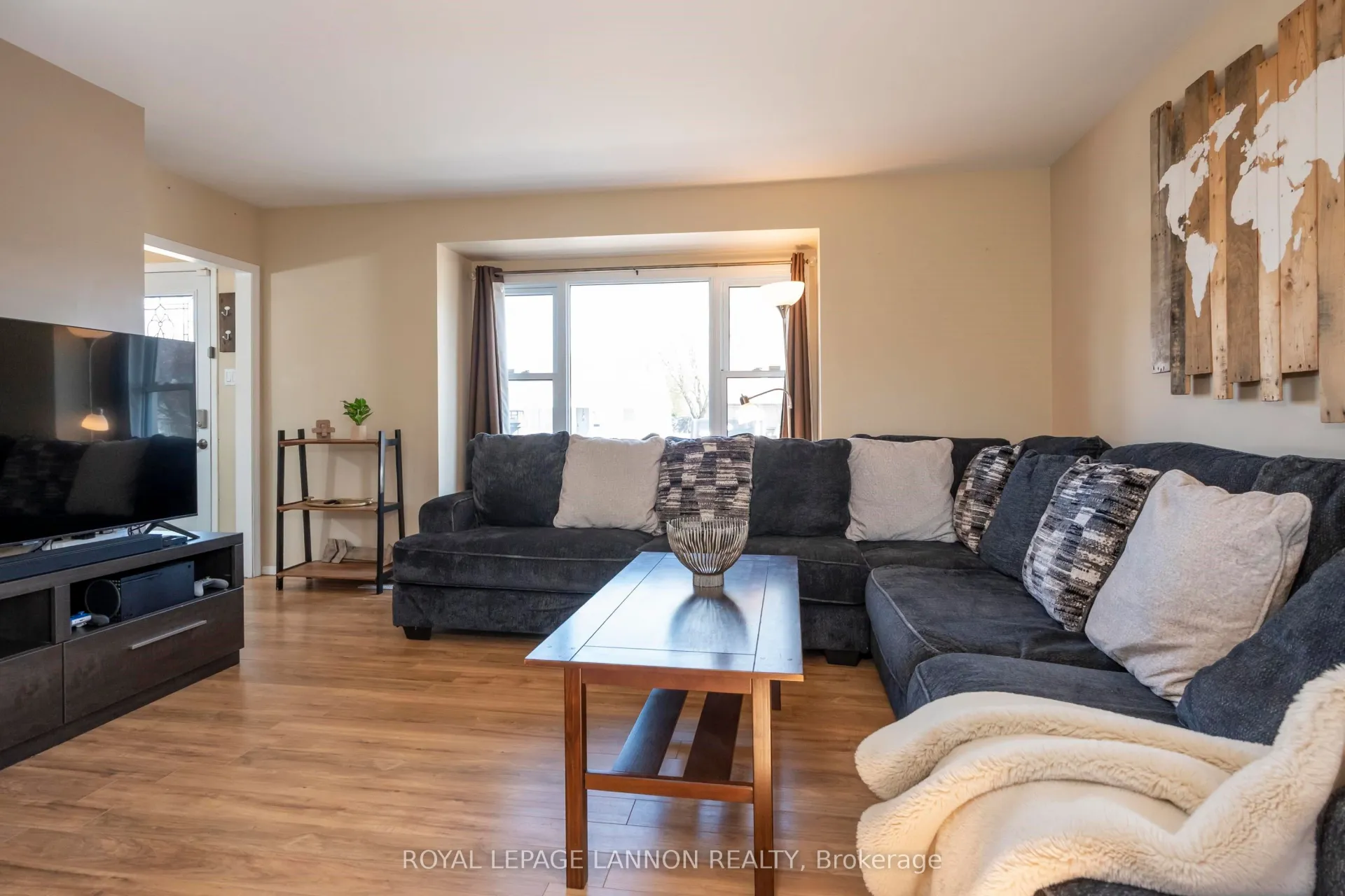 Photo 12 of 138 Christina Street E, Thunder Bay, Westfort — HOMEH