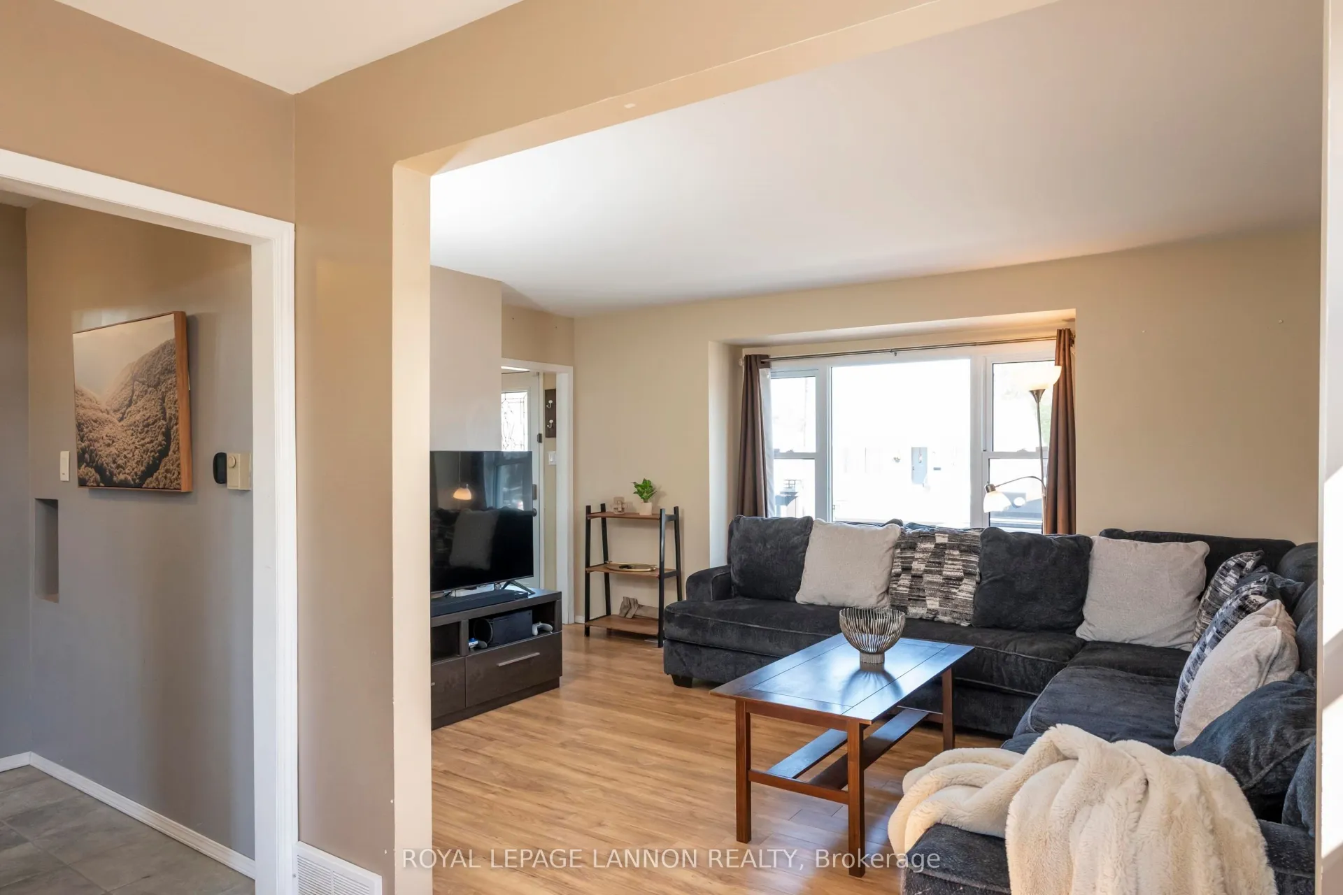 Photo 14 of 138 Christina Street E, Thunder Bay, Westfort — HOMEH