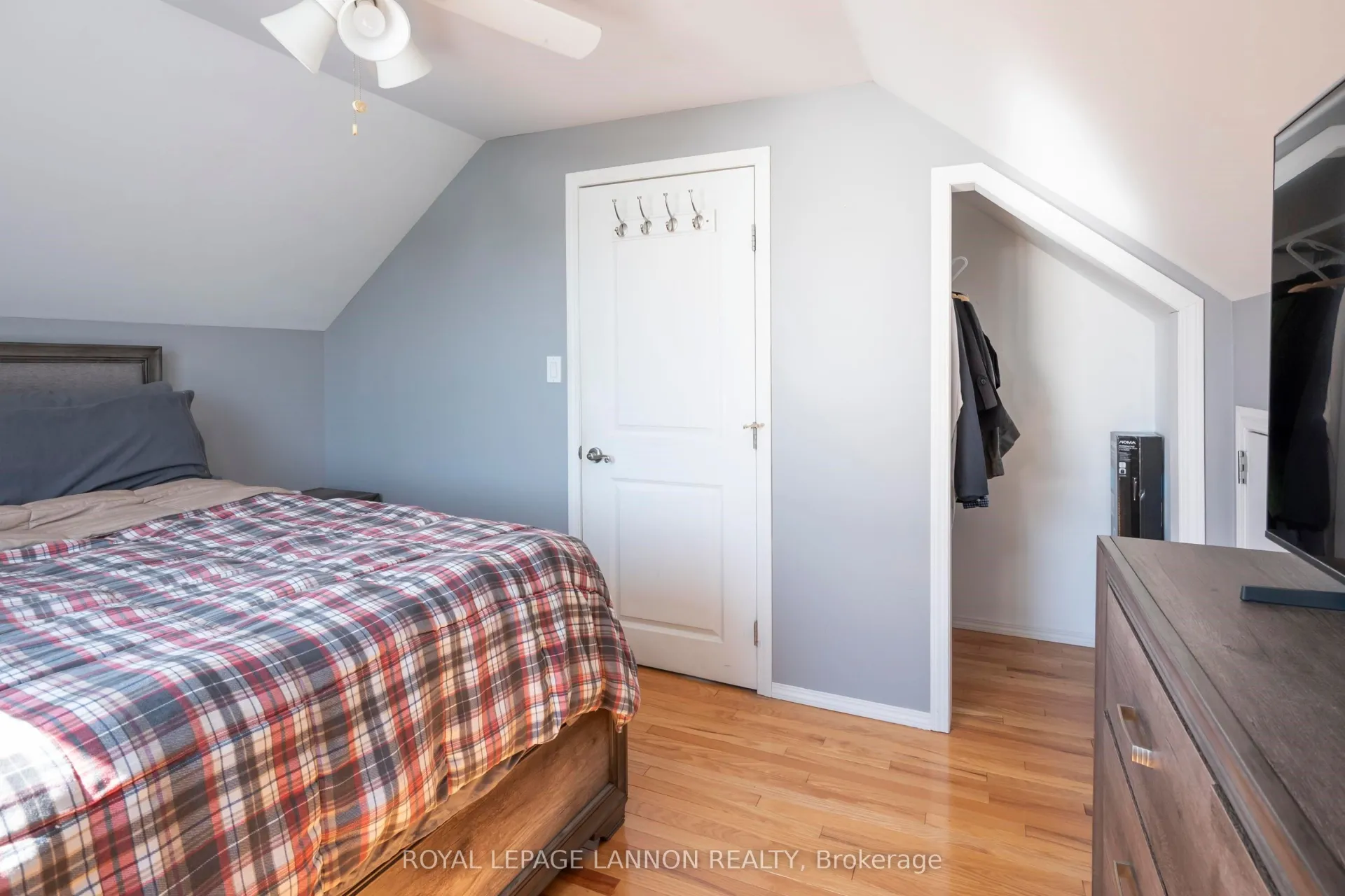 Photo 26 of 138 Christina Street E, Thunder Bay, Westfort — HOMEH