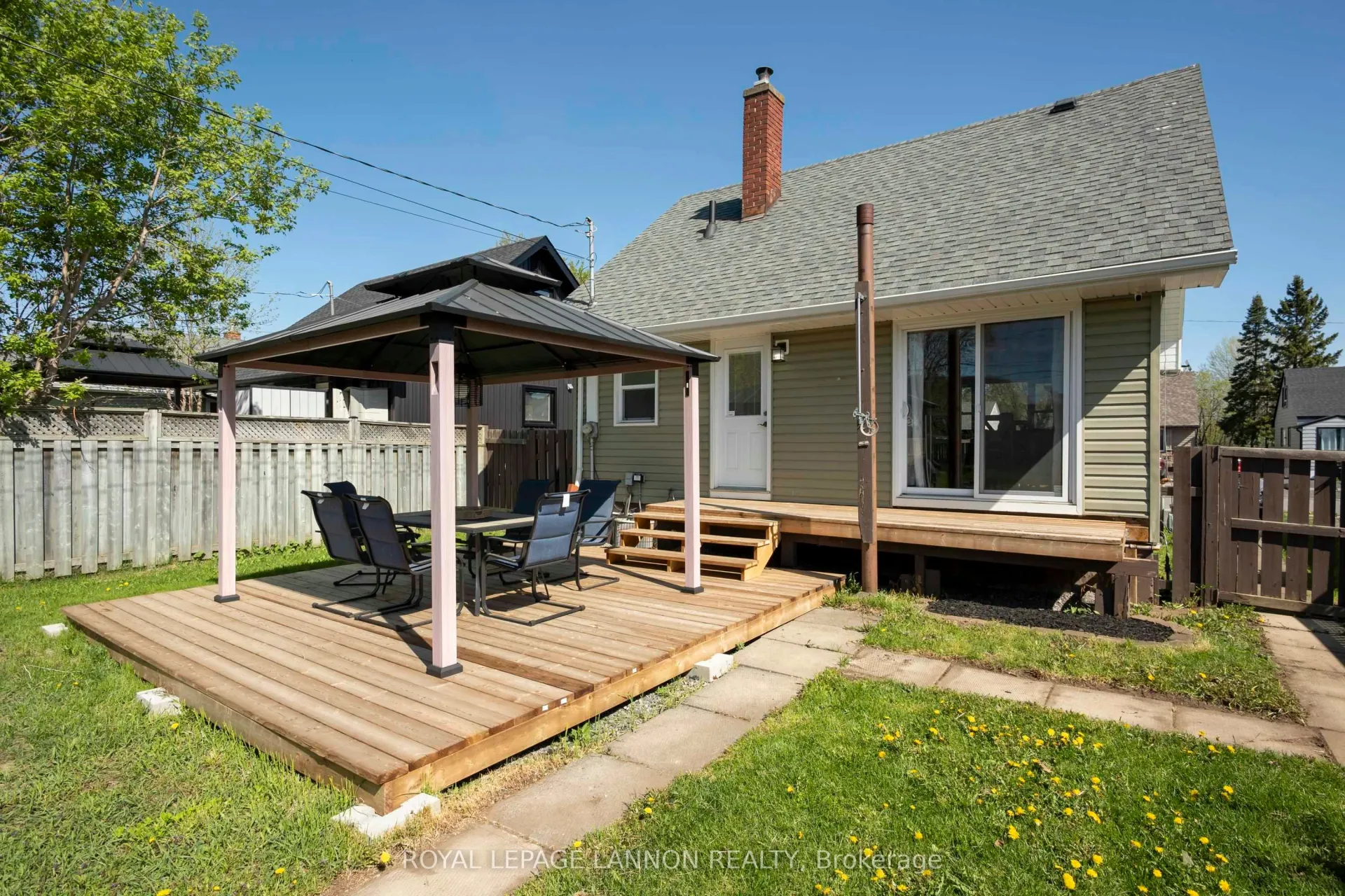 Photo 38 of 138 Christina Street E, Thunder Bay, Westfort — HOMEH