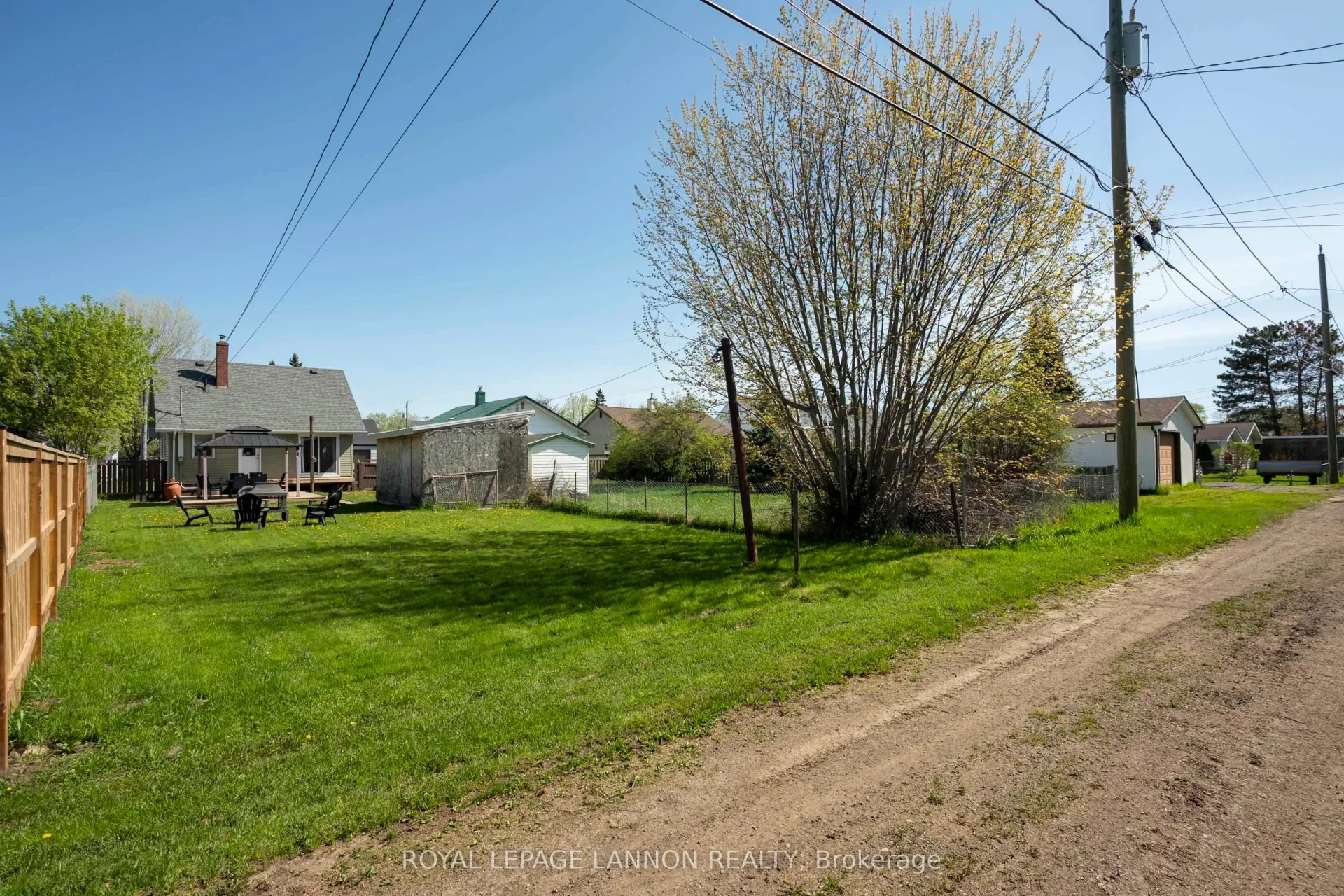 Photo 43 of 138 Christina Street E, Thunder Bay, Westfort — HOMEH
