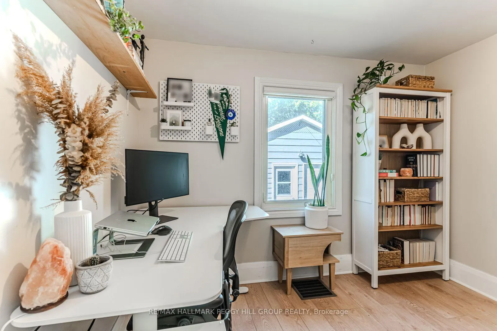 Photo 6 of 10 Holgate Street, Barrie, Allandale — HOMEH
