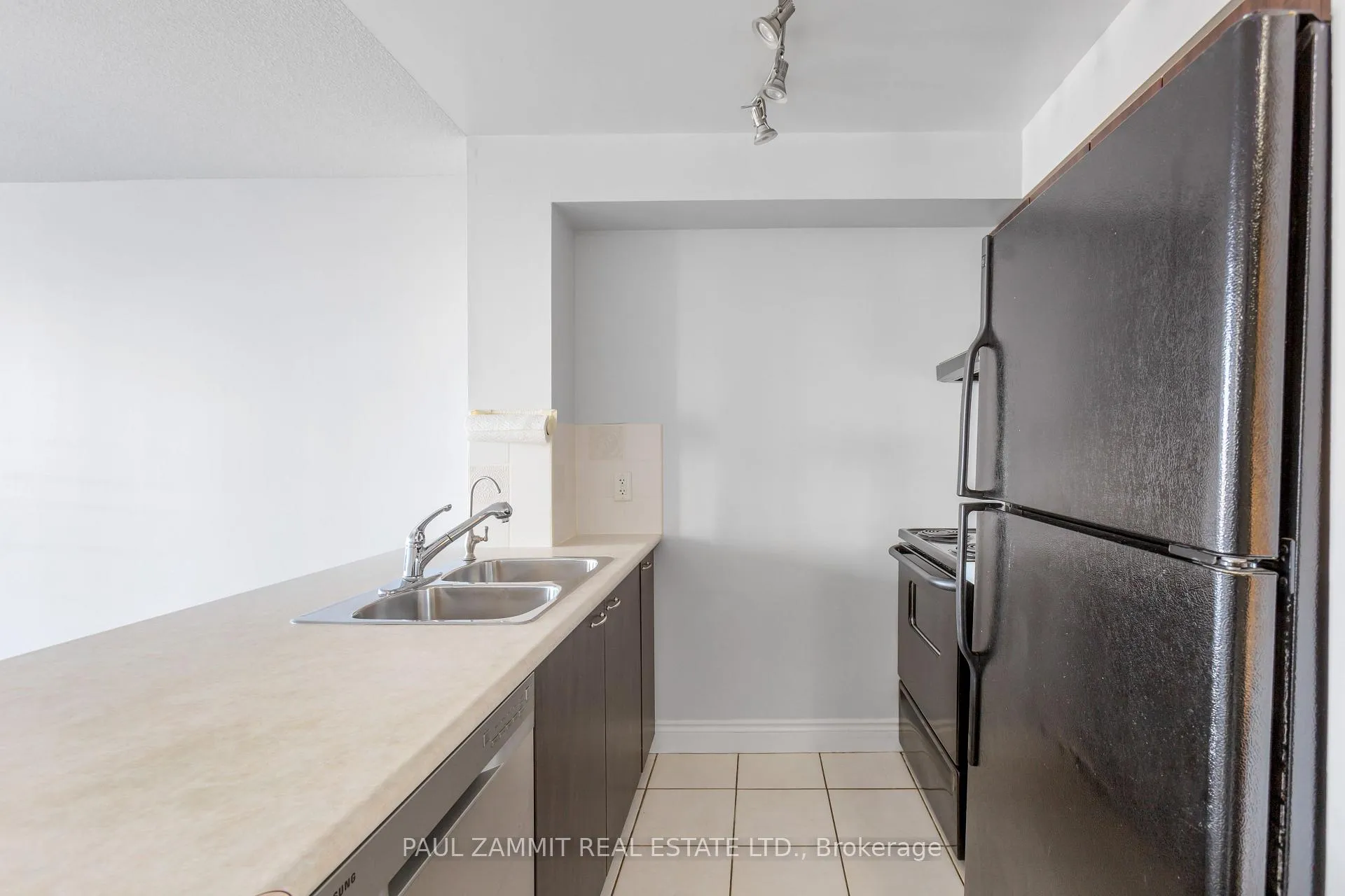 Photo 5 of Unit 615, 88 Times Avenue, Markham, Commerce Valley — HOMEH