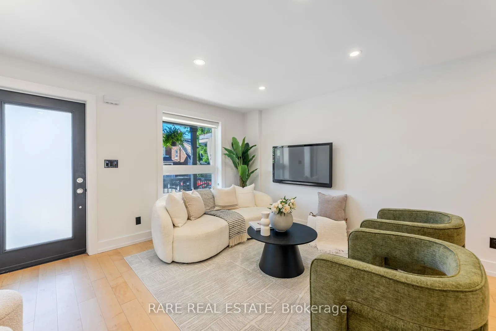 Photo 5 of 118 Mackay Avenue, Toronto, Corso Italia-Davenport — HOMEH