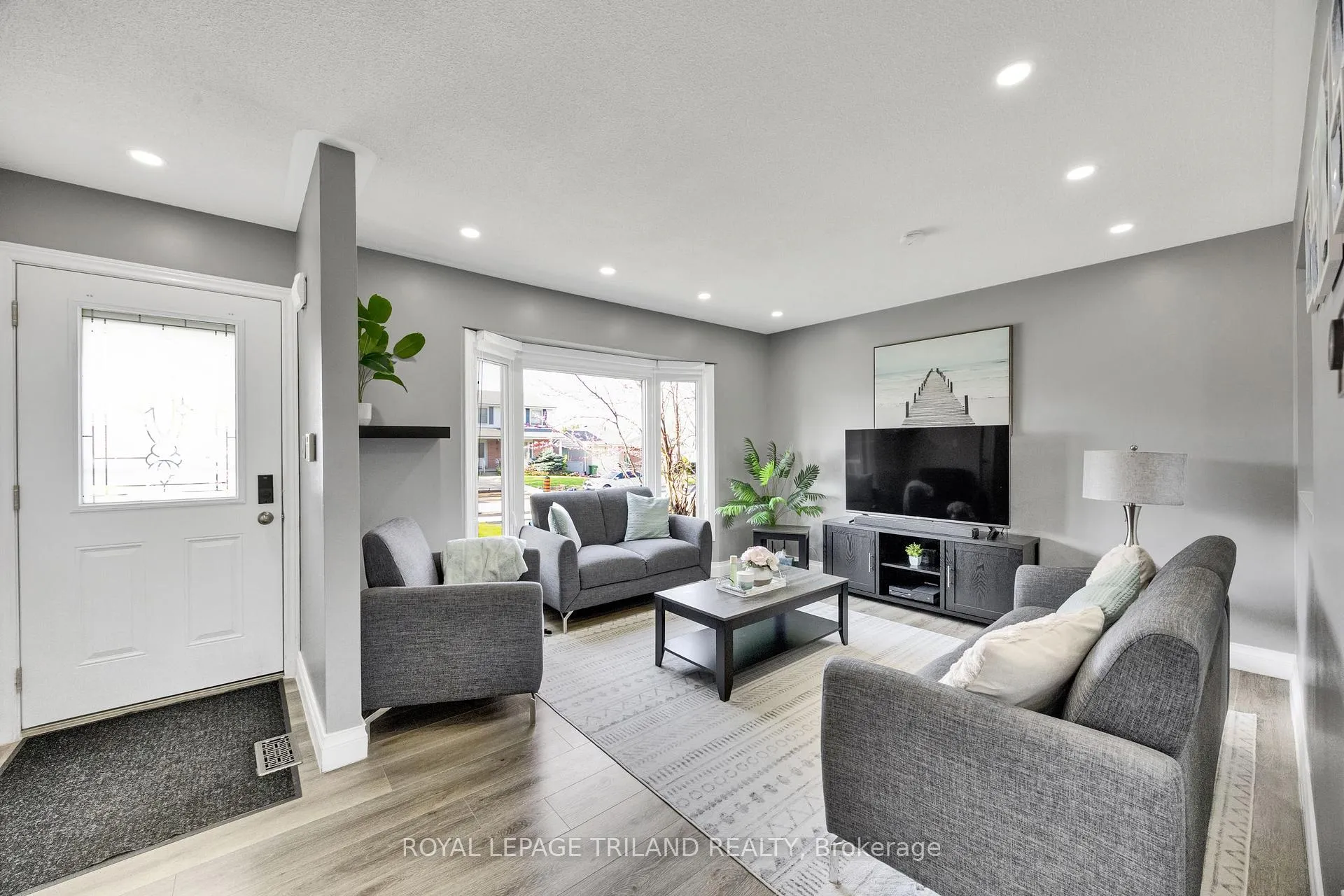 Photo 4 of 59 Vanier Place, St. Thomas — HOMEH