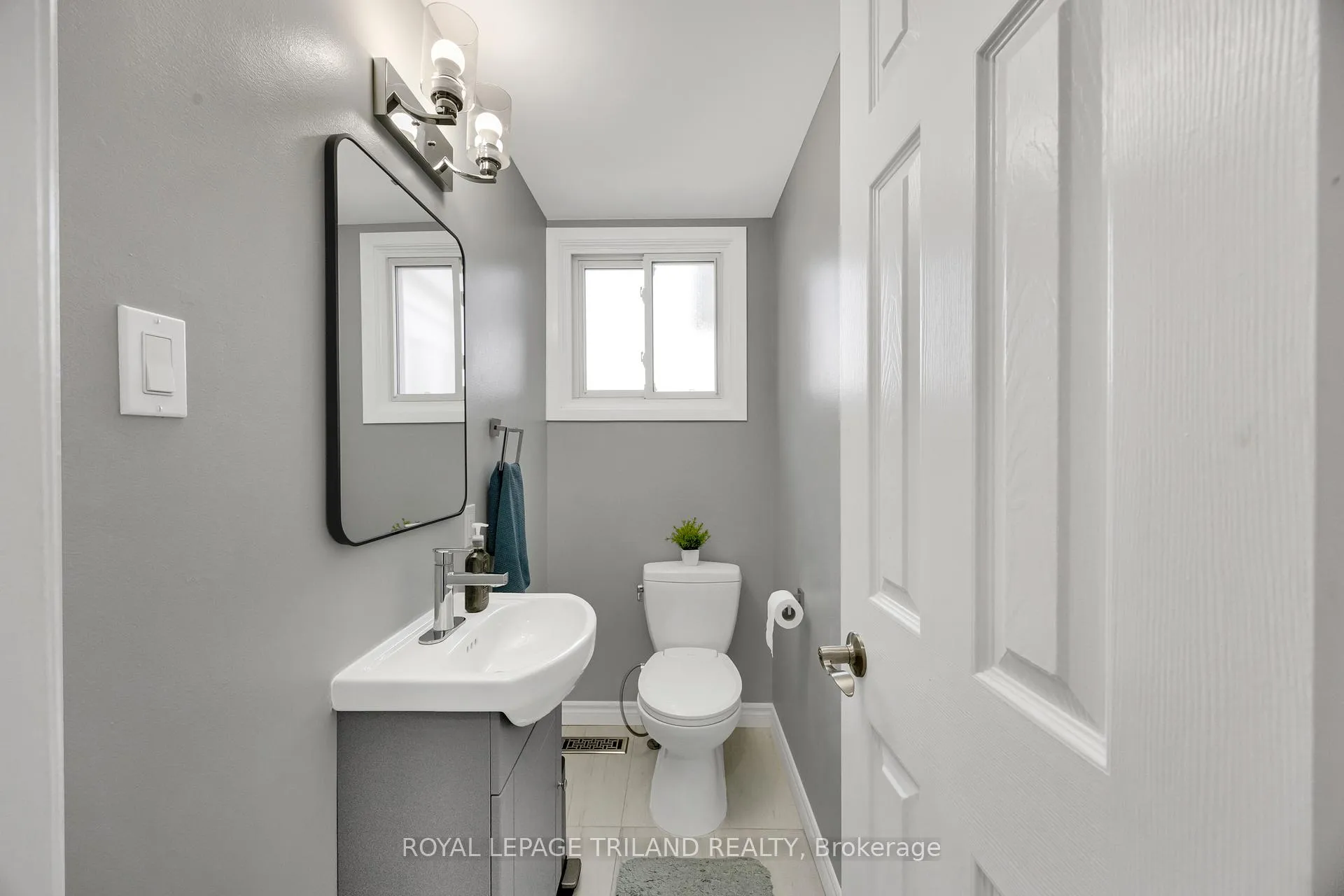 Photo 9 of 59 Vanier Place, St. Thomas — HOMEH