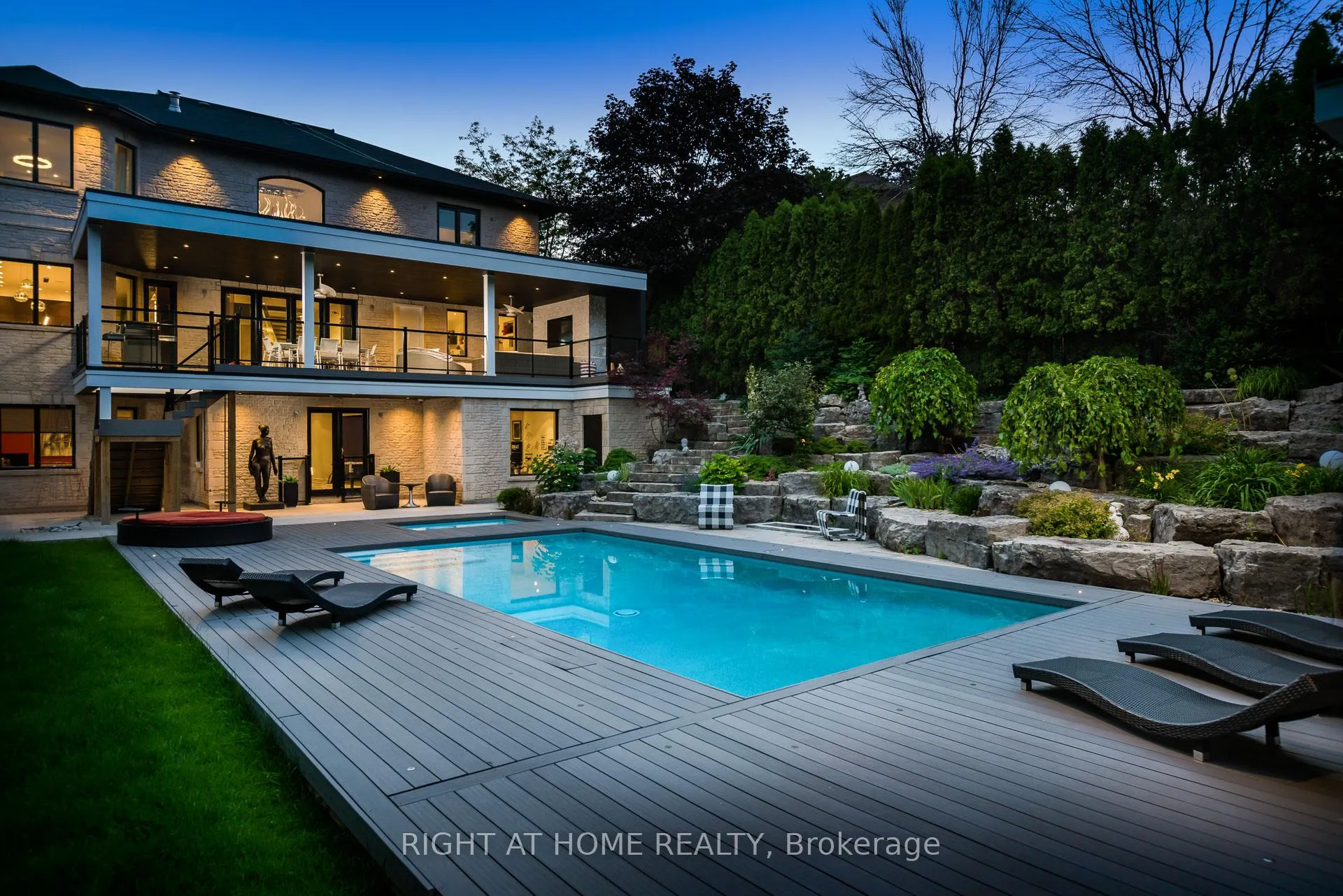 Photo 4 of 1305 Royal York Road, Etobicoke, Edenbridge-Humber Valley — HOMEH