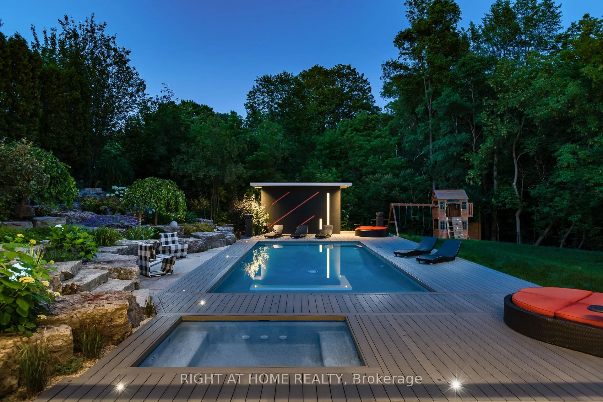 Photo 5 of 1305 Royal York Road, Etobicoke, Edenbridge-Humber Valley — HOMEH