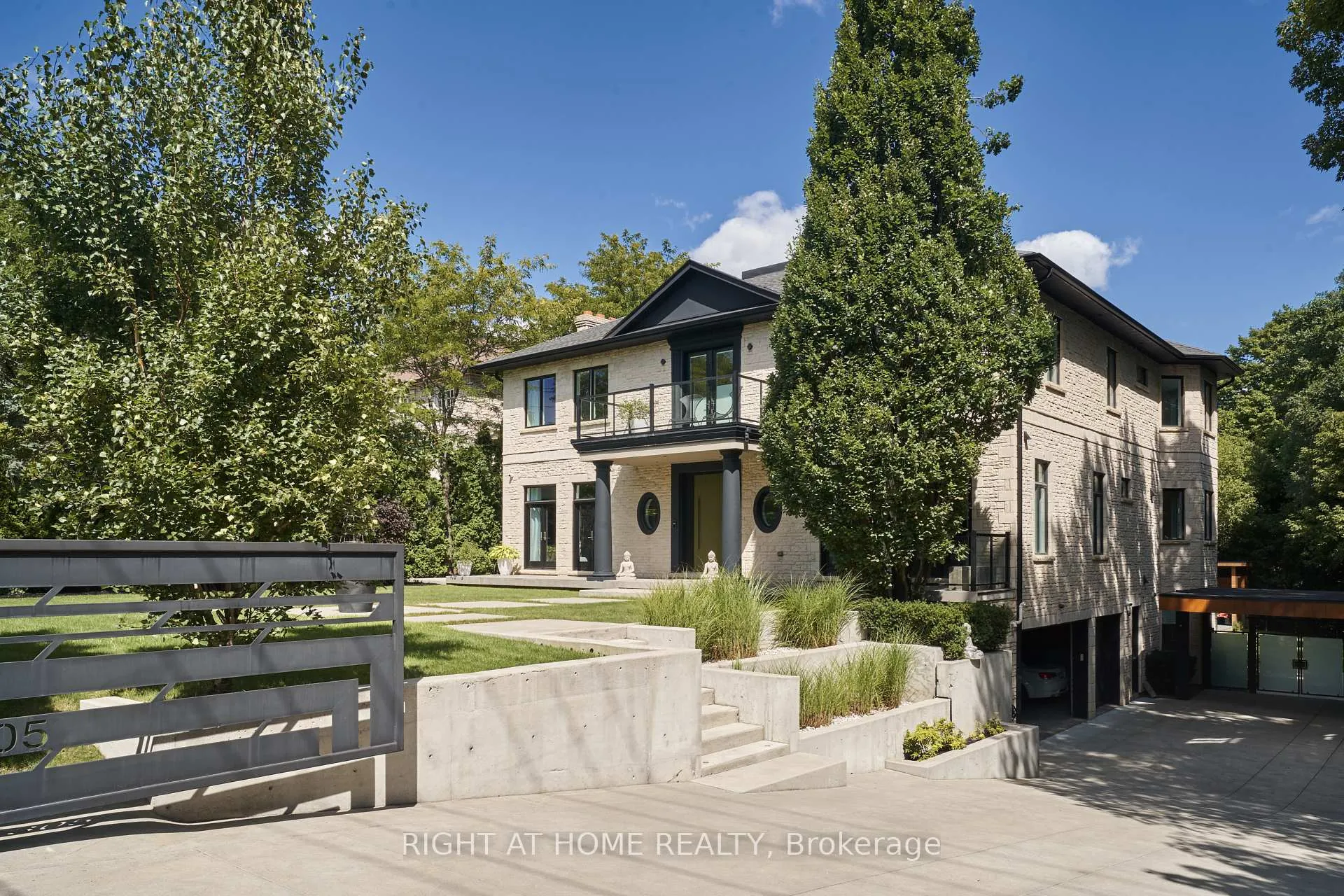 Photo 6 of 1305 Royal York Road, Etobicoke, Edenbridge-Humber Valley — HOMEH