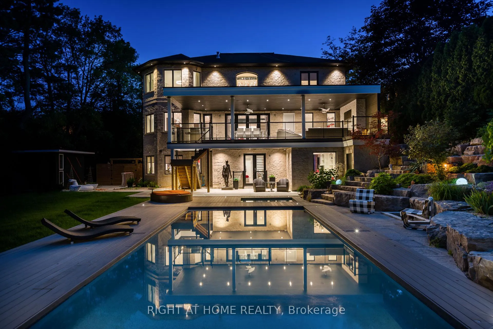 Photo 8 of 1305 Royal York Road, Etobicoke, Edenbridge-Humber Valley — HOMEH