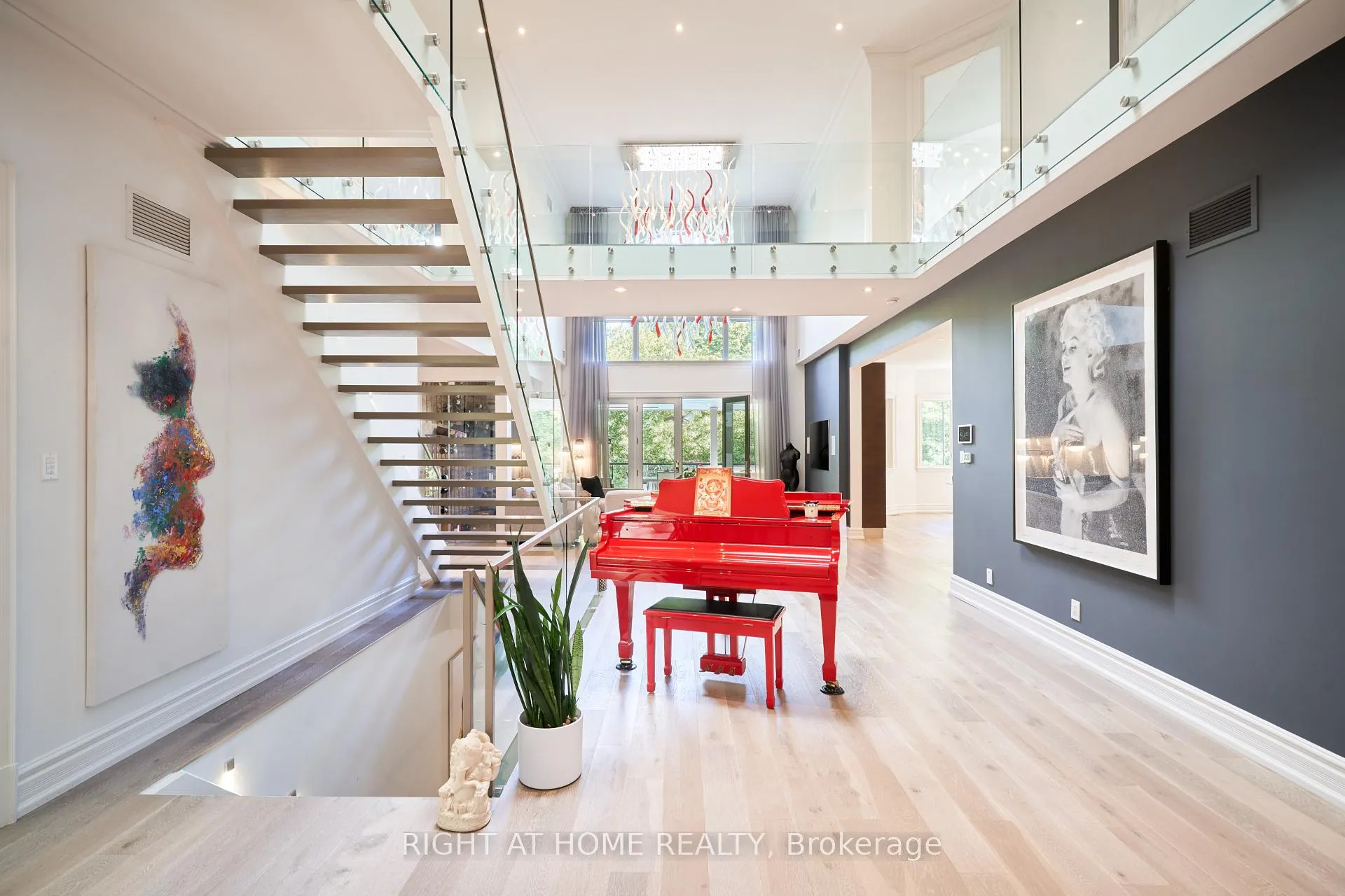 Photo 15 of 1305 Royal York Road, Etobicoke, Edenbridge-Humber Valley — HOMEH