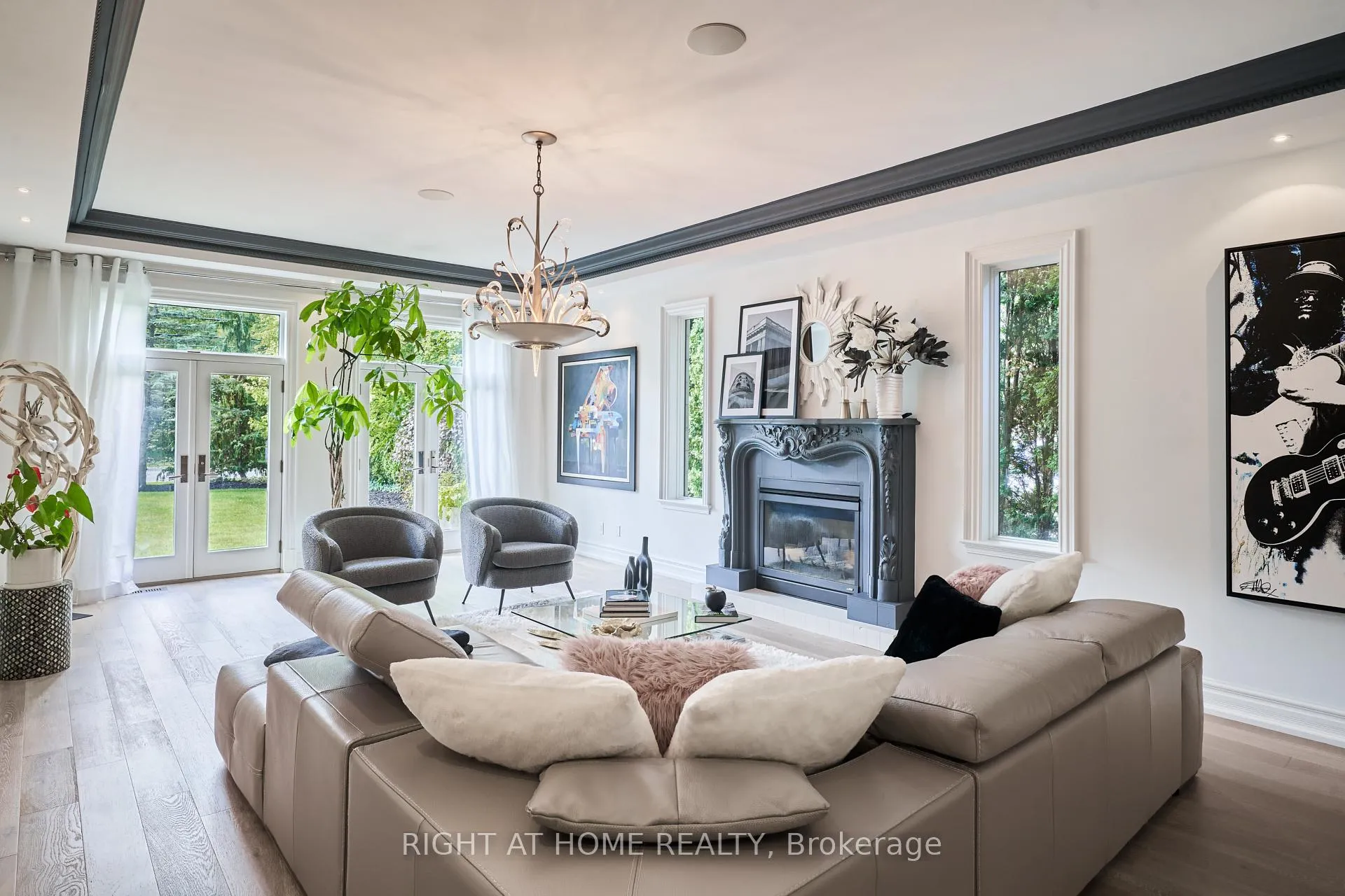 Photo 16 of 1305 Royal York Road, Etobicoke, Edenbridge-Humber Valley — HOMEH