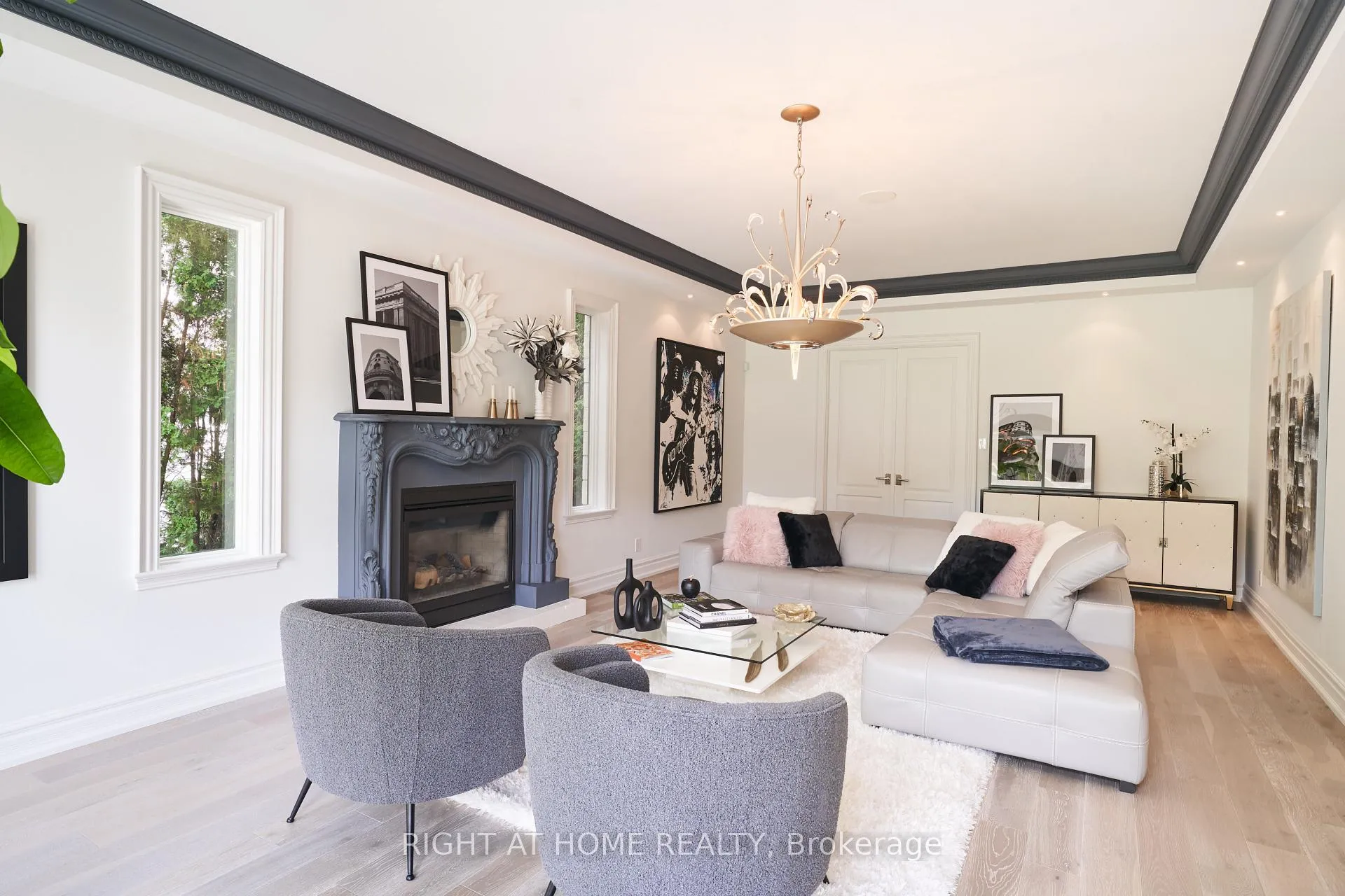Photo 17 of 1305 Royal York Road, Etobicoke, Edenbridge-Humber Valley — HOMEH