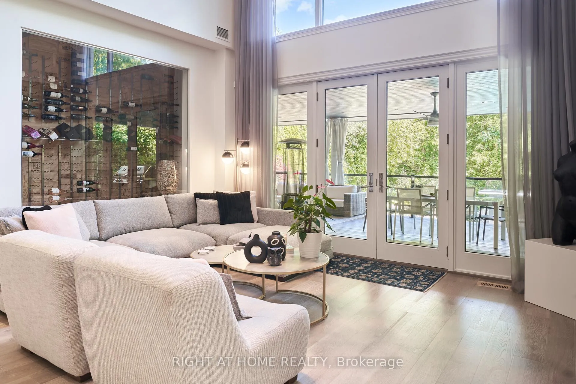 Photo 18 of 1305 Royal York Road, Etobicoke, Edenbridge-Humber Valley — HOMEH
