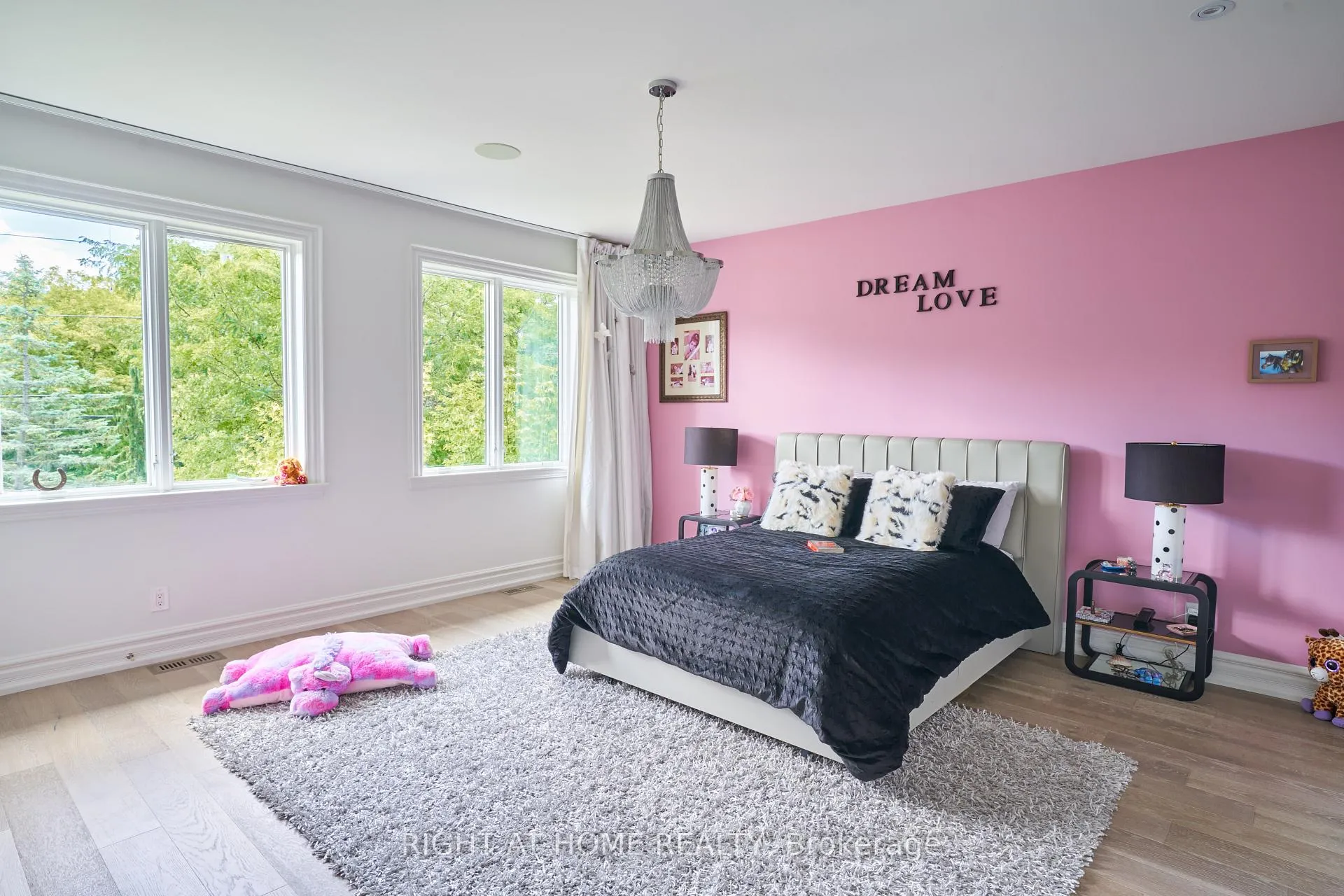 Photo 24 of 1305 Royal York Road, Etobicoke, Edenbridge-Humber Valley — HOMEH