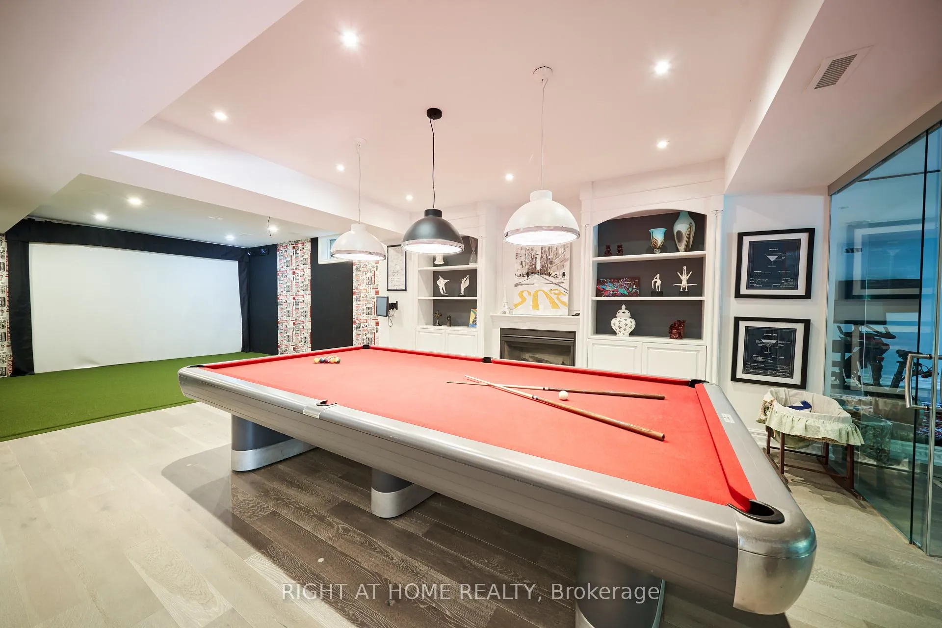 Photo 35 of 1305 Royal York Road, Etobicoke, Edenbridge-Humber Valley — HOMEH