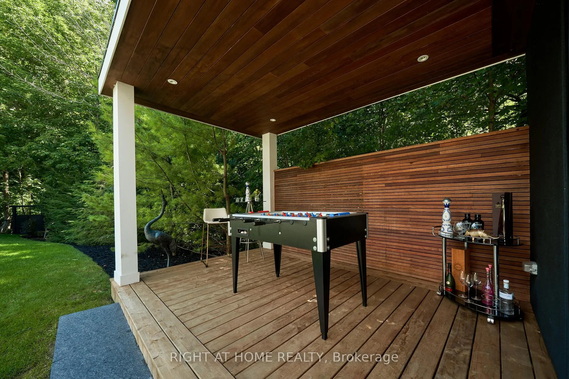 Photo 40 of 1305 Royal York Road, Etobicoke, Edenbridge-Humber Valley — HOMEH