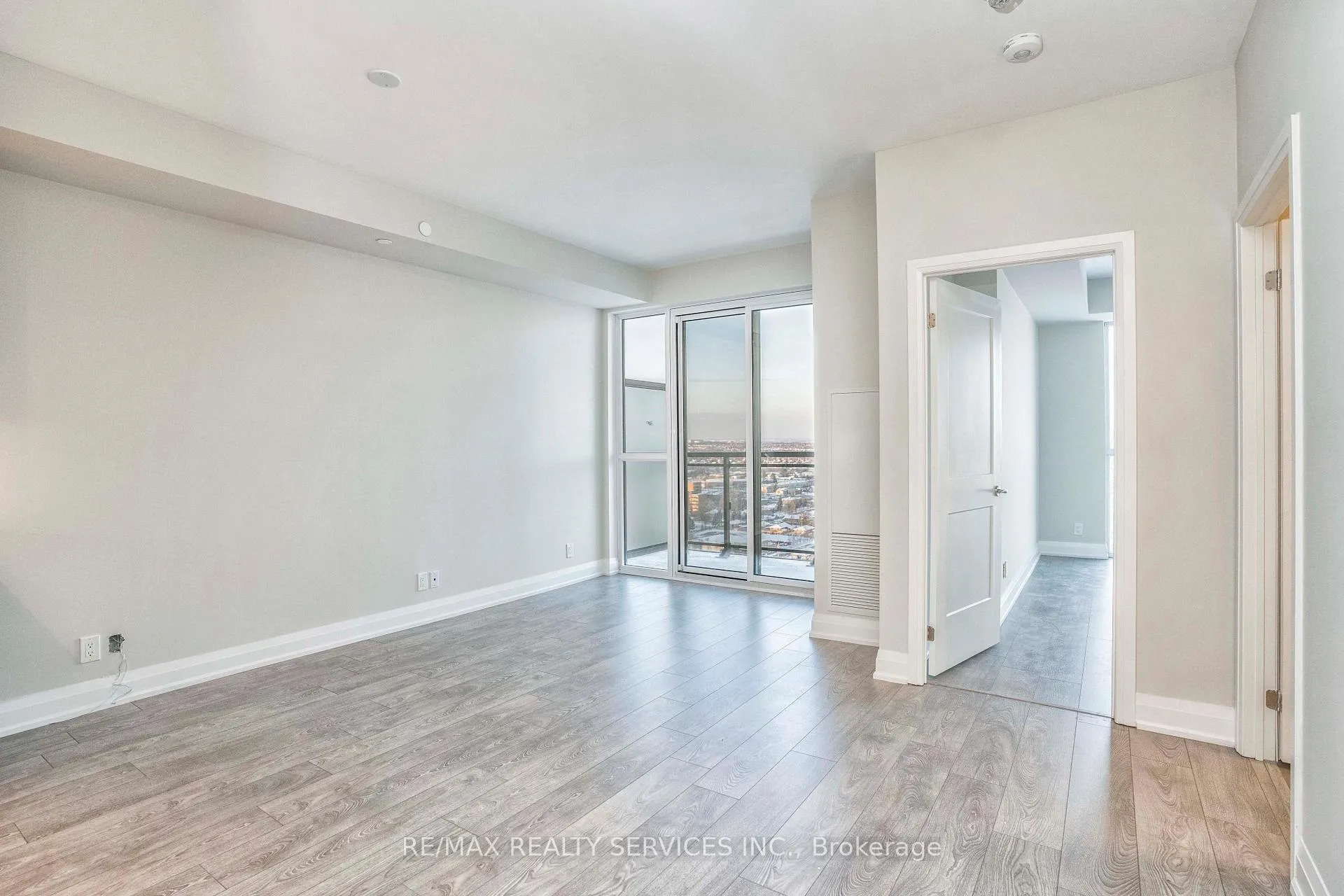 Photo 4 of Unit 2202, 15 Lynch Street, Brampton, Downtown Brampton — HOMEH