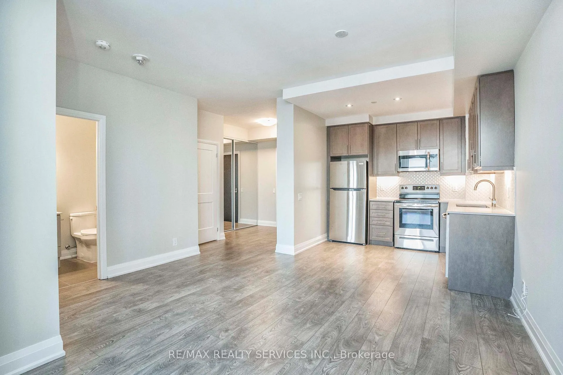 Photo 8 of Unit 2202, 15 Lynch Street, Brampton, Downtown Brampton — HOMEH