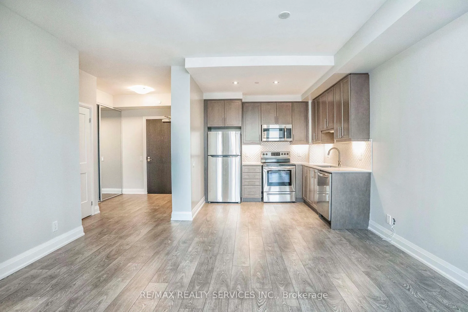 Photo 9 of Unit 2202, 15 Lynch Street, Brampton, Downtown Brampton — HOMEH